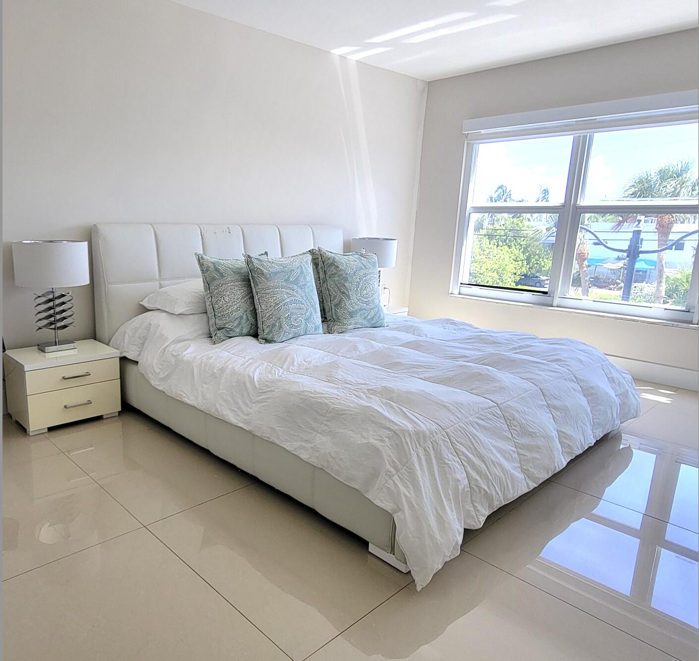3000 E Sunrise Blvd #2B Fort Lauderdale, FL 33304