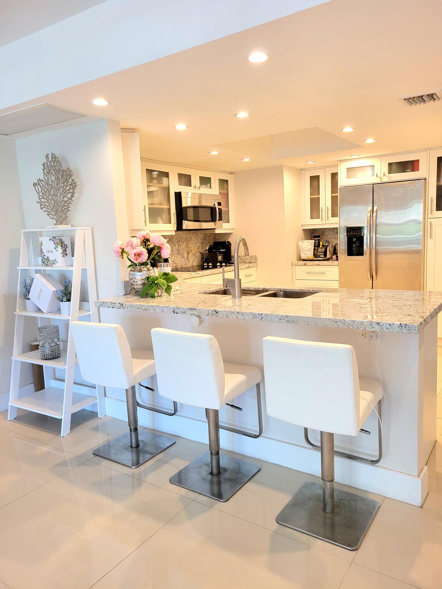 3000 E Sunrise Blvd #2B Fort Lauderdale, FL 33304