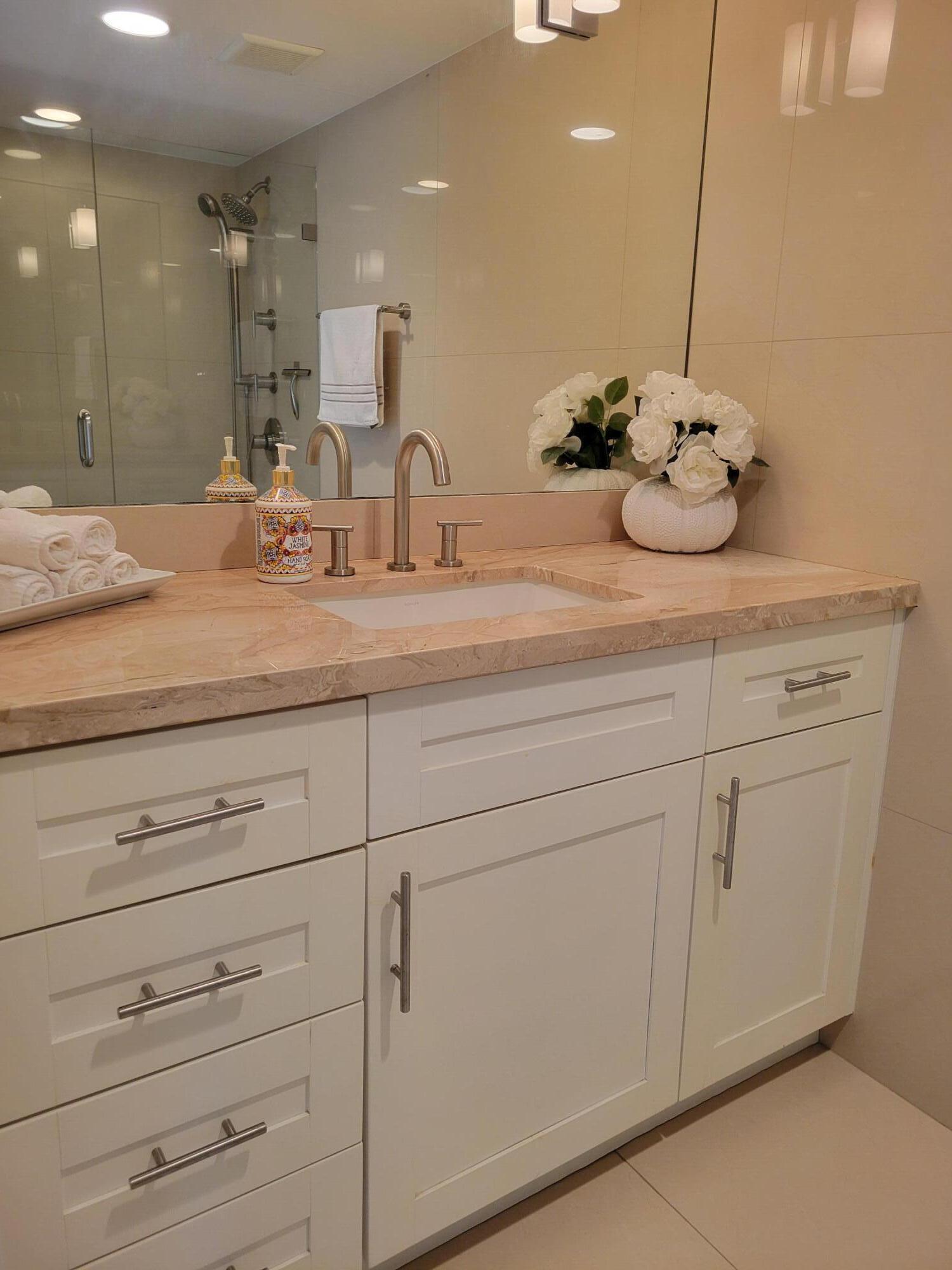 3000 E Sunrise Blvd #2B Fort Lauderdale, FL 33304