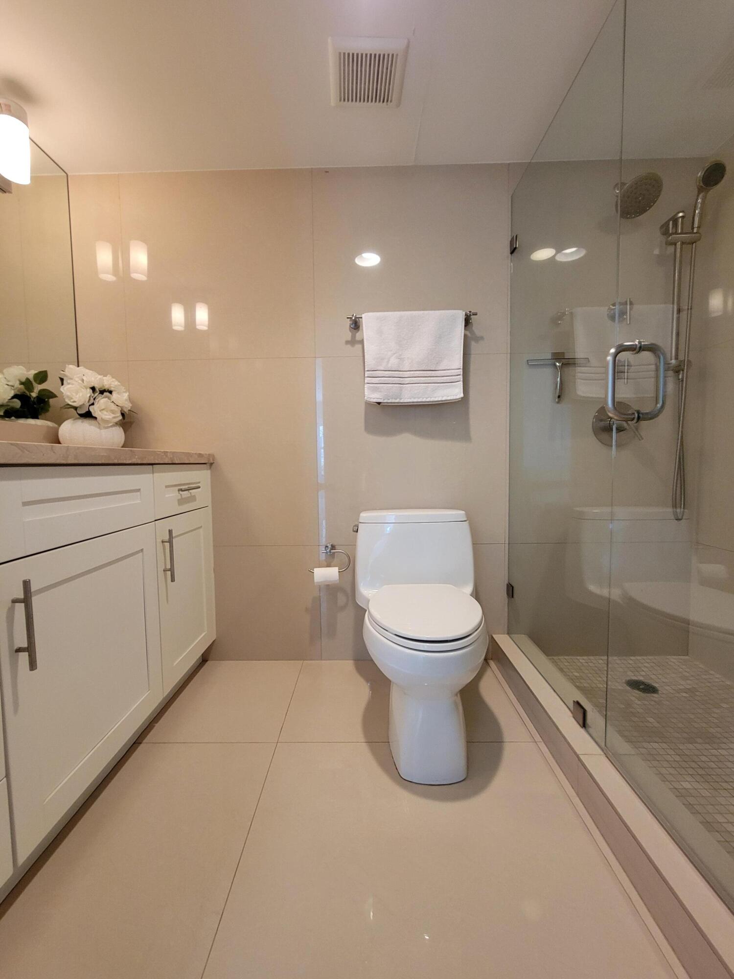 3000 E Sunrise Blvd #2B Fort Lauderdale, FL 33304