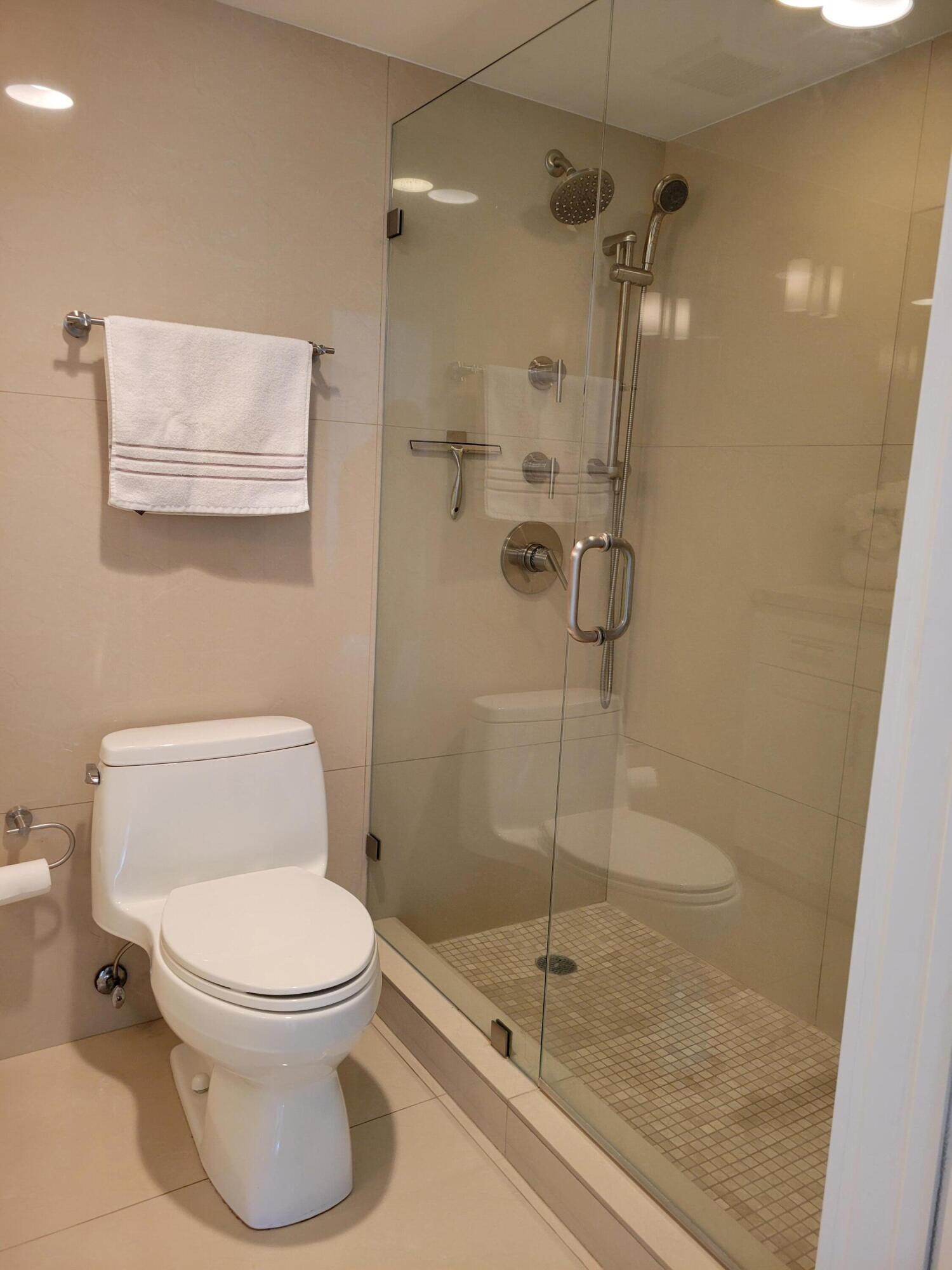 3000 E Sunrise Blvd #2B Fort Lauderdale, FL 33304