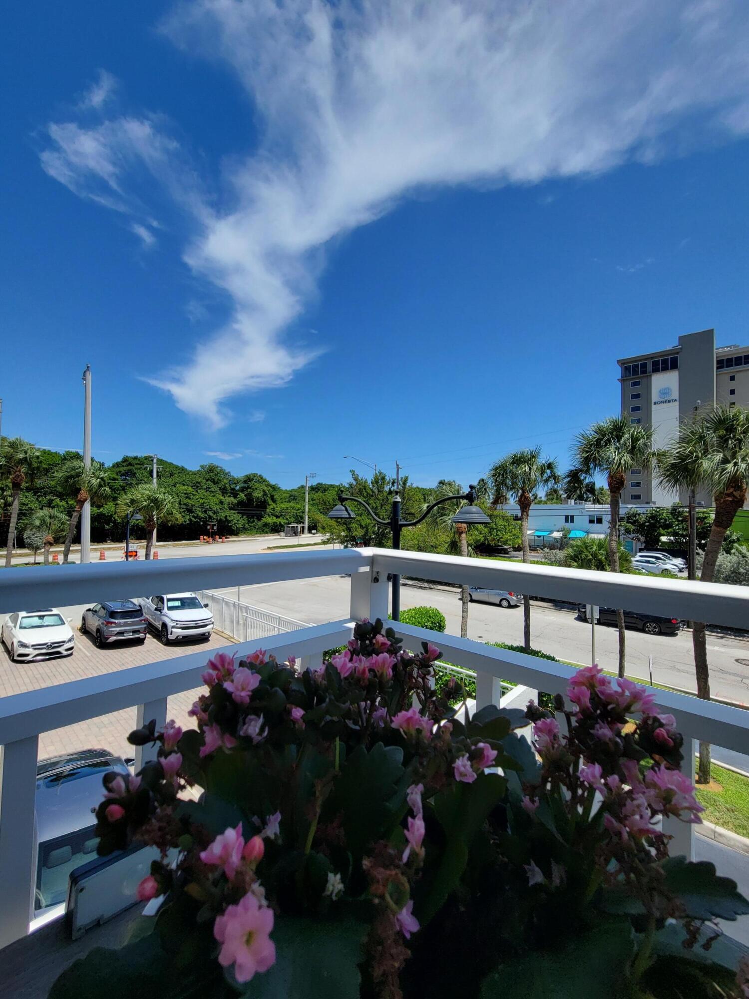 3000 E Sunrise Blvd #2B Fort Lauderdale, FL 33304