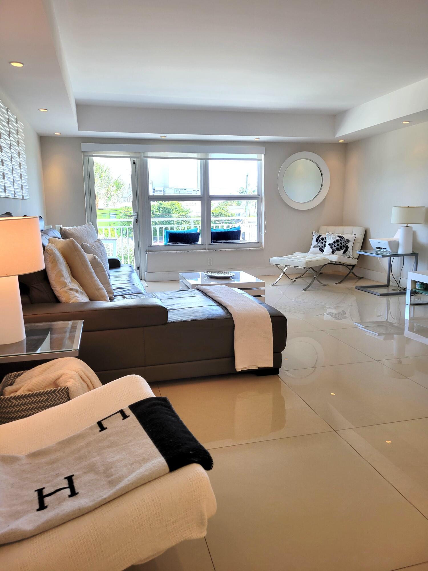 3000 E Sunrise Blvd #2B Fort Lauderdale, FL 33304