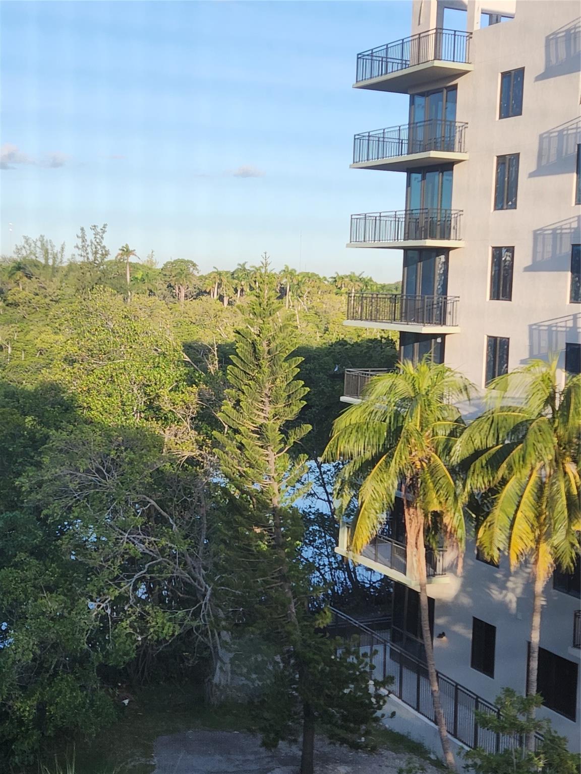 17890 W Dixie Hwy #619,North Miami Beach, FL 33160