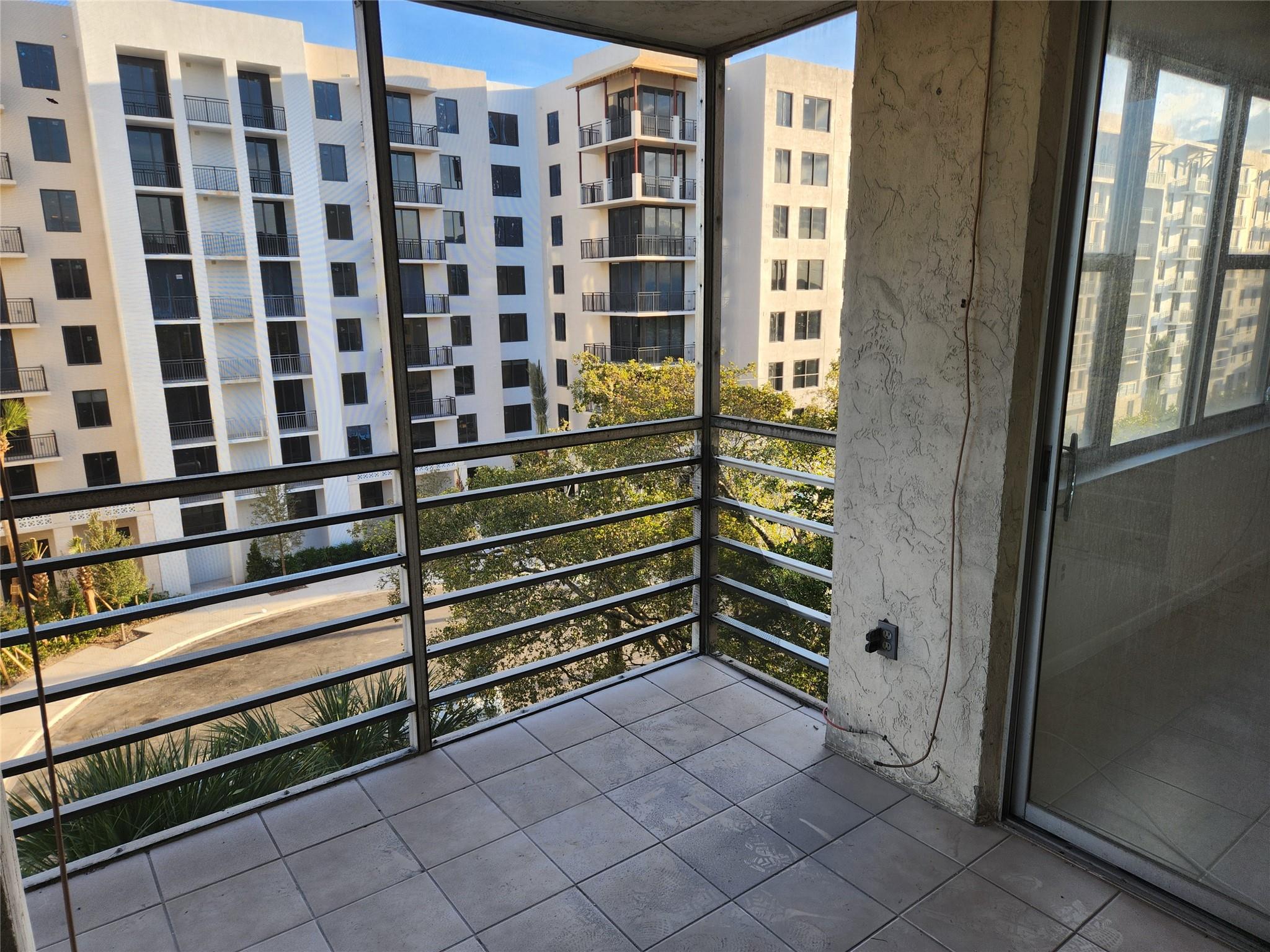 17890 W Dixie Hwy #619,North Miami Beach, FL 33160