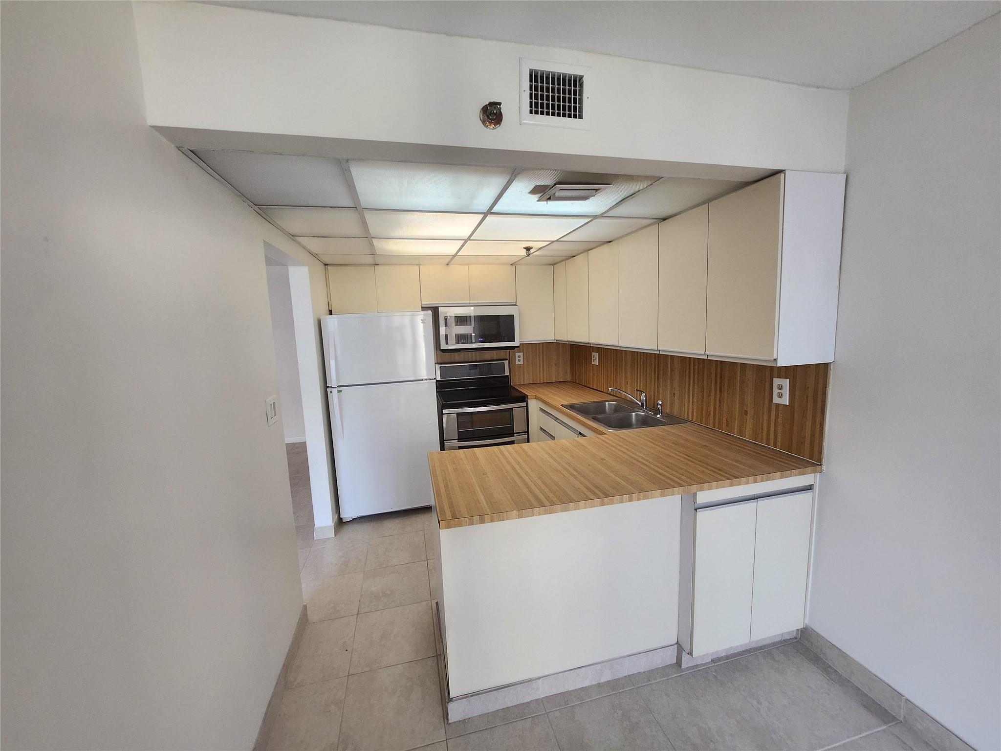 17890 W Dixie Hwy #619,North Miami Beach, FL 33160