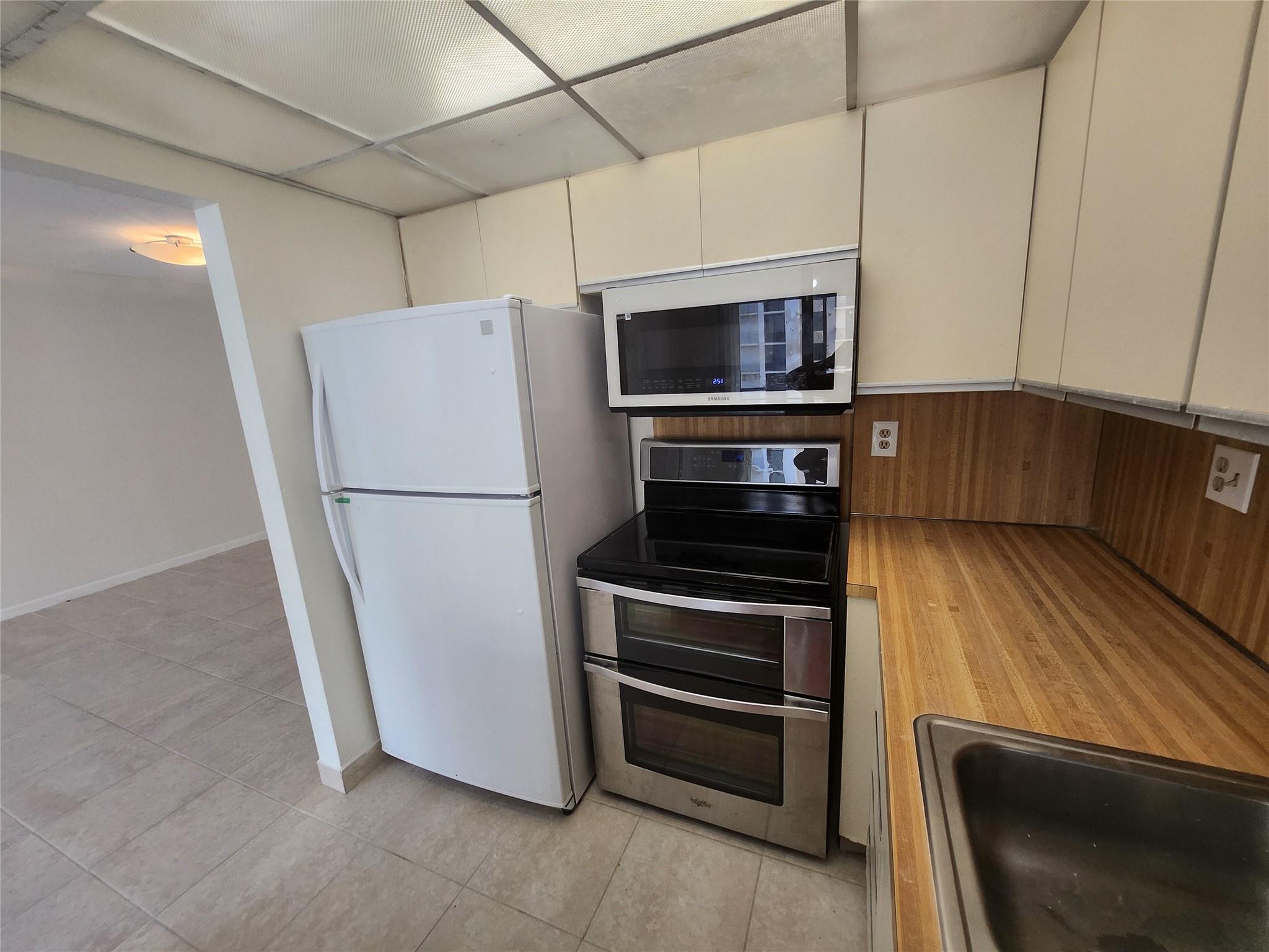 17890 W Dixie Hwy #619,North Miami Beach, FL 33160