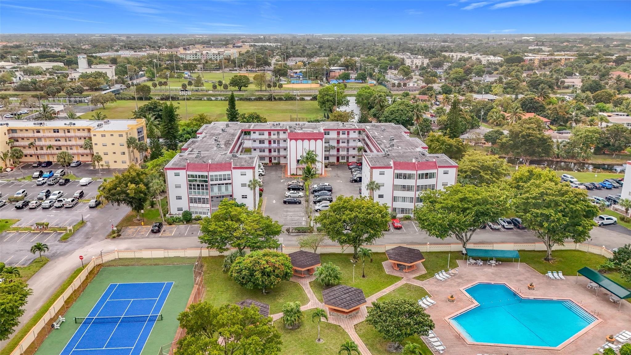 4270 NW 40th St #205,Lauderdale Lakes, FL 33319