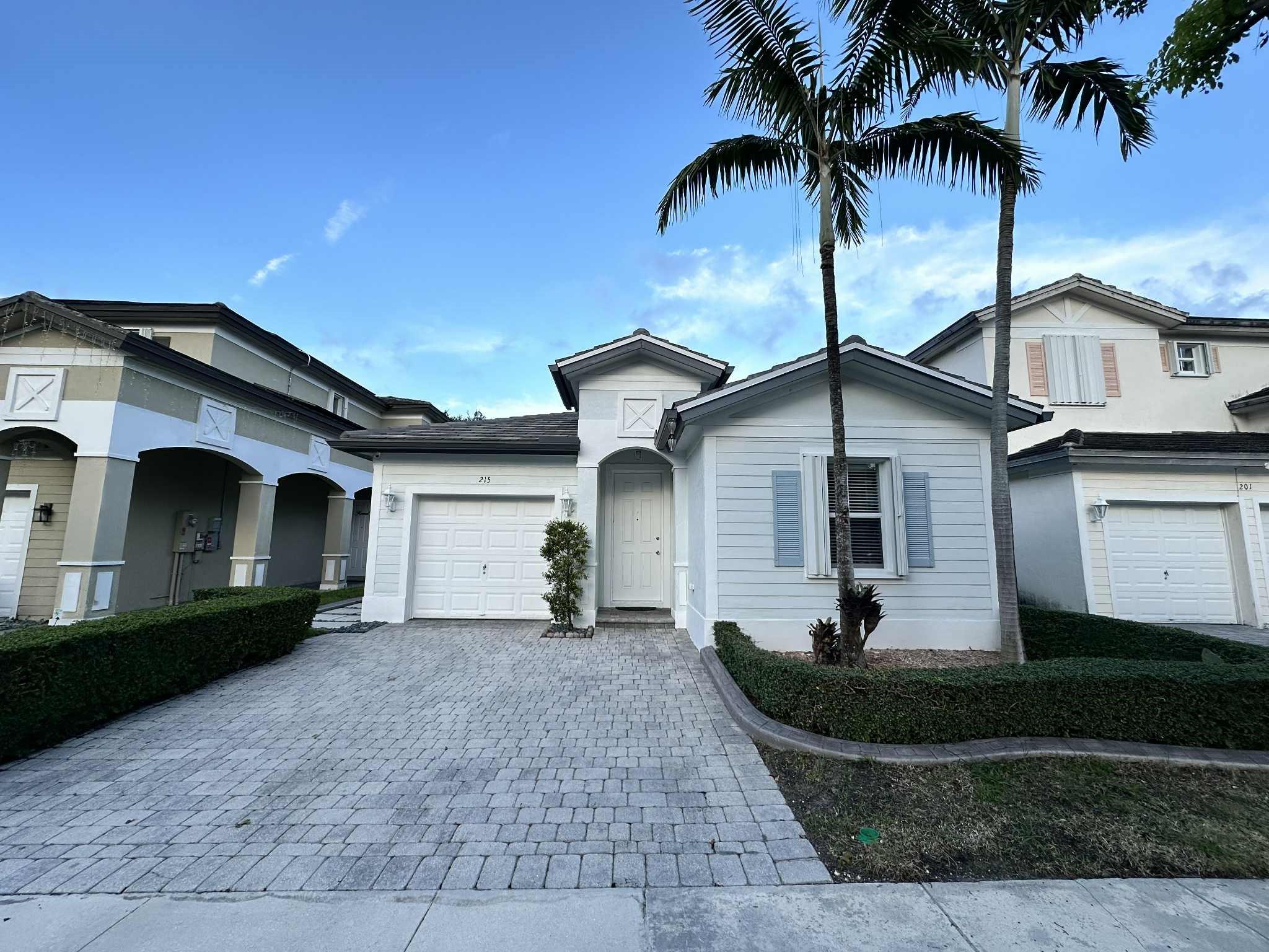 215 NE 36th Ter