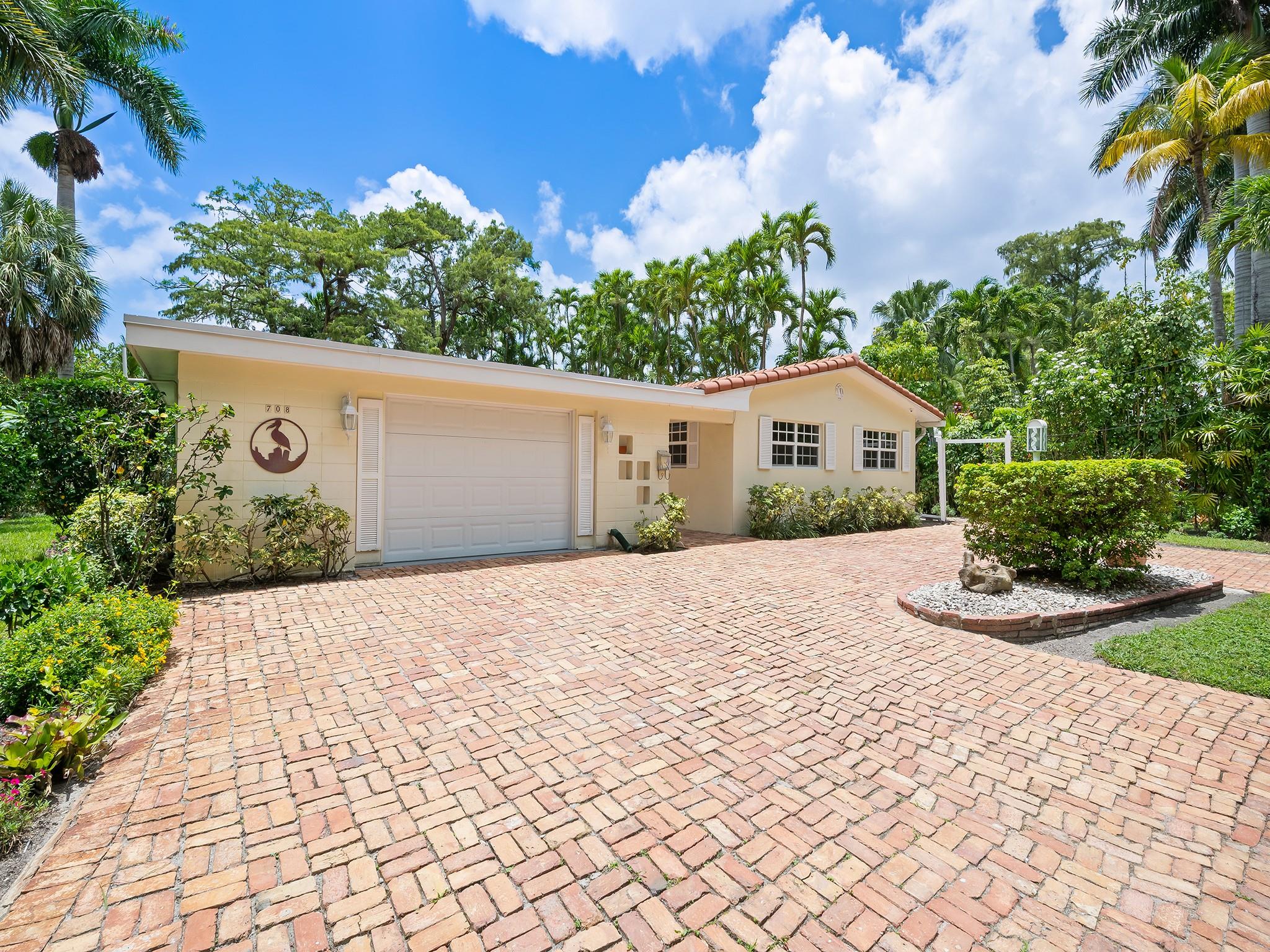 708 NW 22nd St
