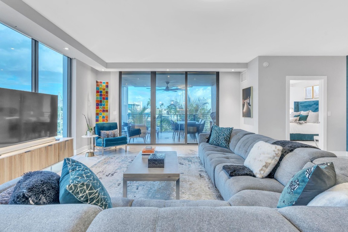 1507 SE 15th #302 Fort Lauderdale, FL 33316