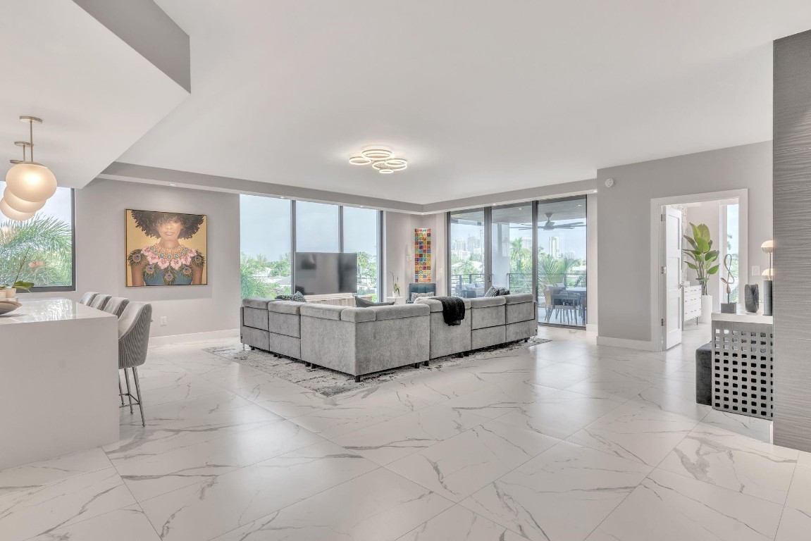 1507 SE 15th #302 Fort Lauderdale, FL 33316