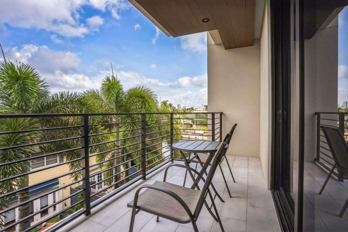 1507 SE 15th #302 Fort Lauderdale, FL 33316