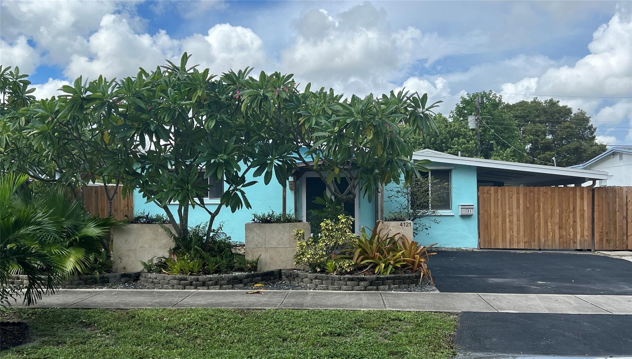 4121 NW 12th Ave
