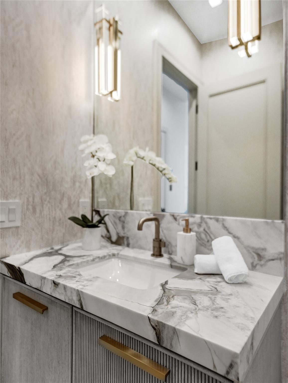 7 Seneca Rd Sea Ranch Lakes, FL 33308