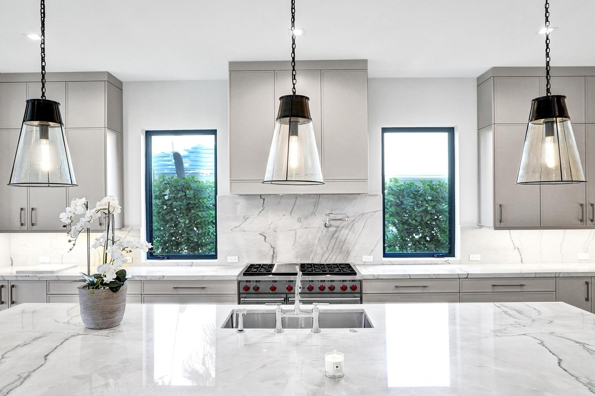 7 Seneca Rd Sea Ranch Lakes, FL 33308