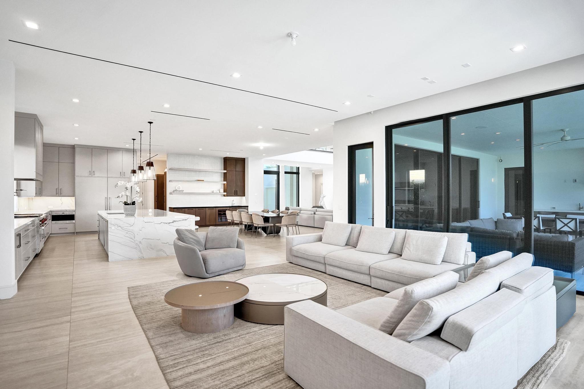 7 Seneca Rd Sea Ranch Lakes, FL 33308