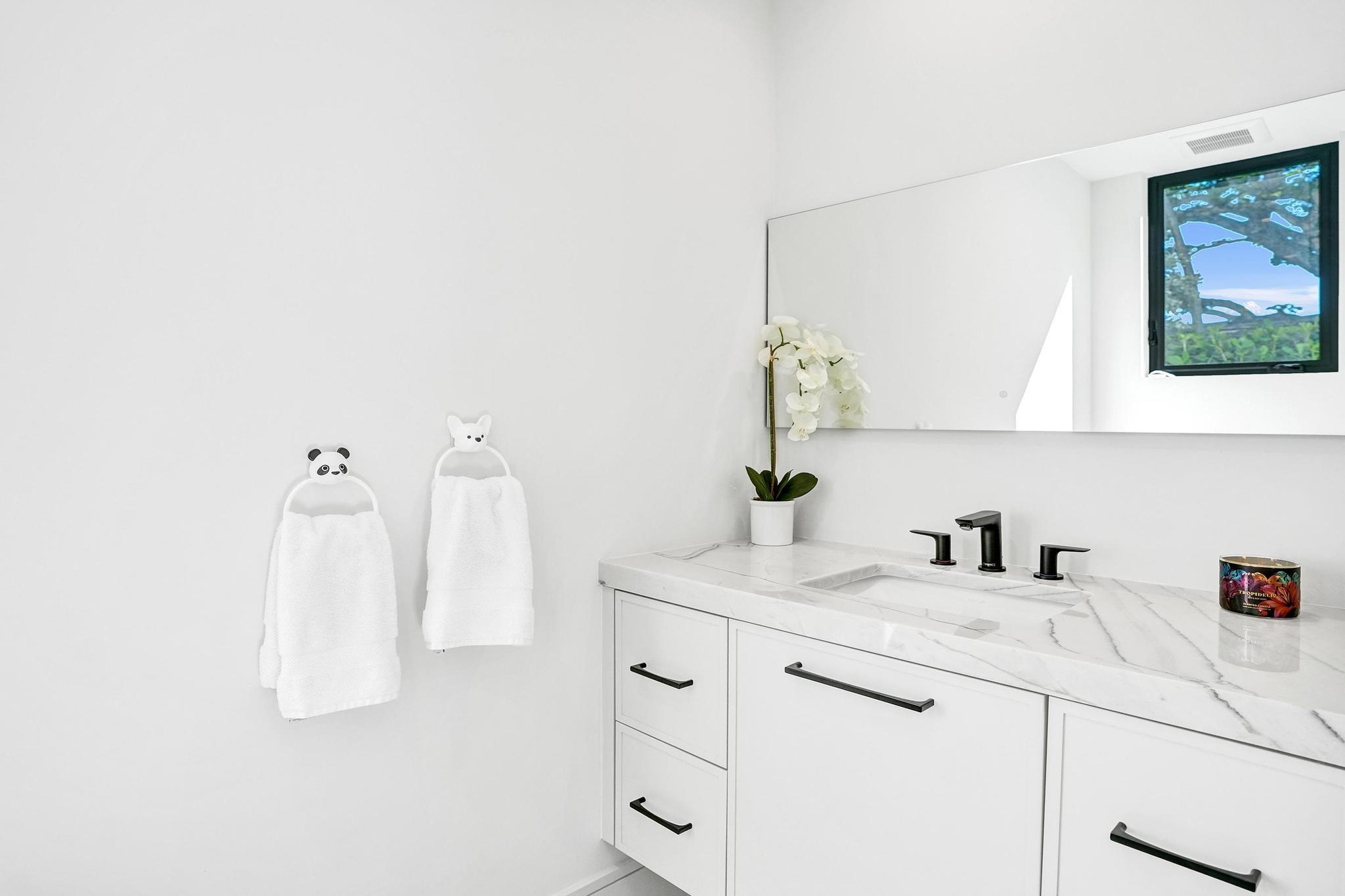 7 Seneca Rd Sea Ranch Lakes, FL 33308