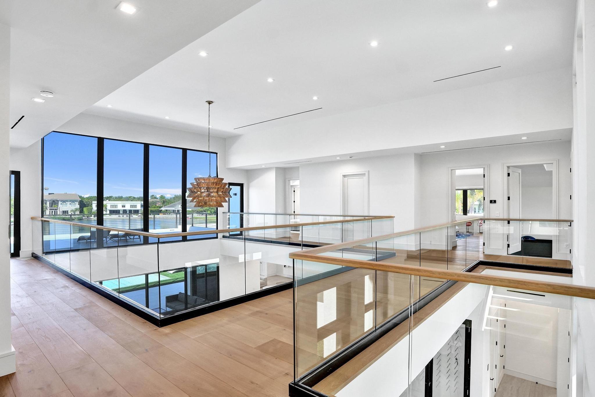 7 Seneca Rd Sea Ranch Lakes, FL 33308