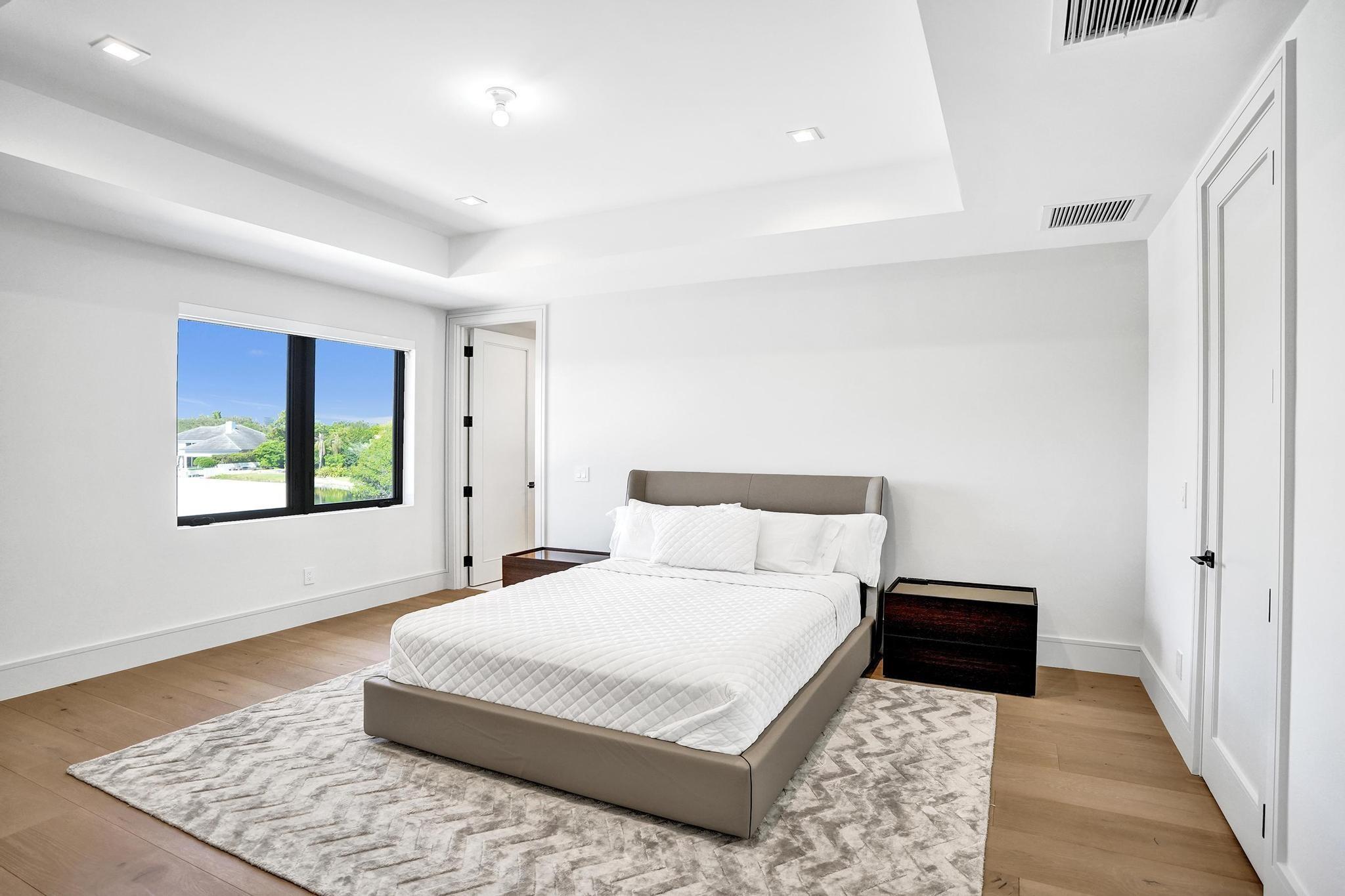 7 Seneca Rd Sea Ranch Lakes, FL 33308