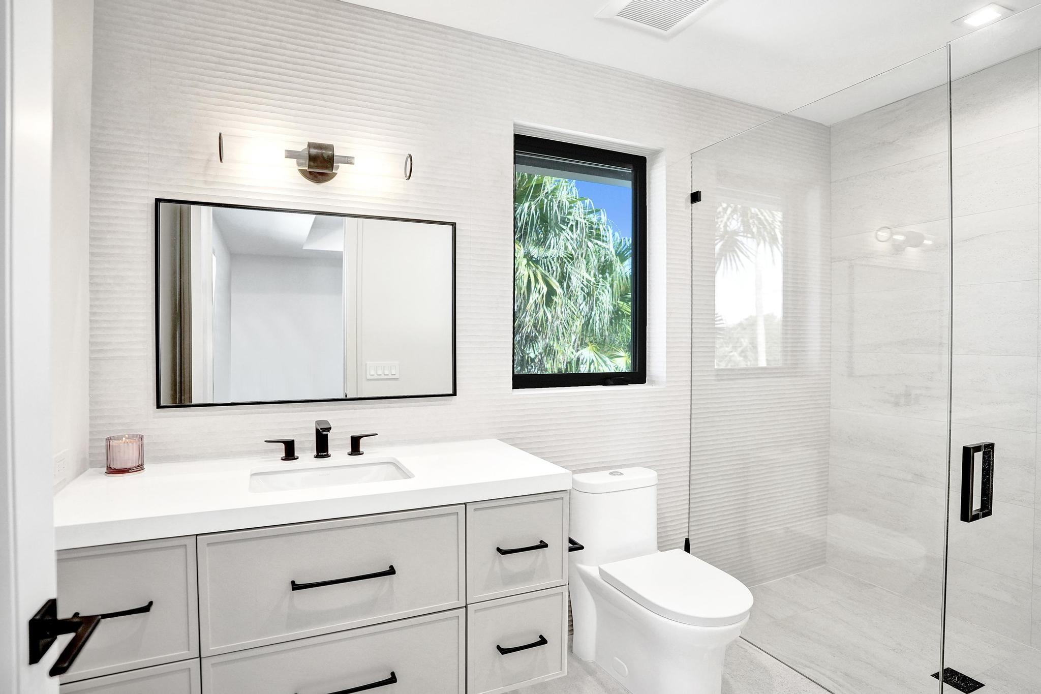 7 Seneca Rd Sea Ranch Lakes, FL 33308