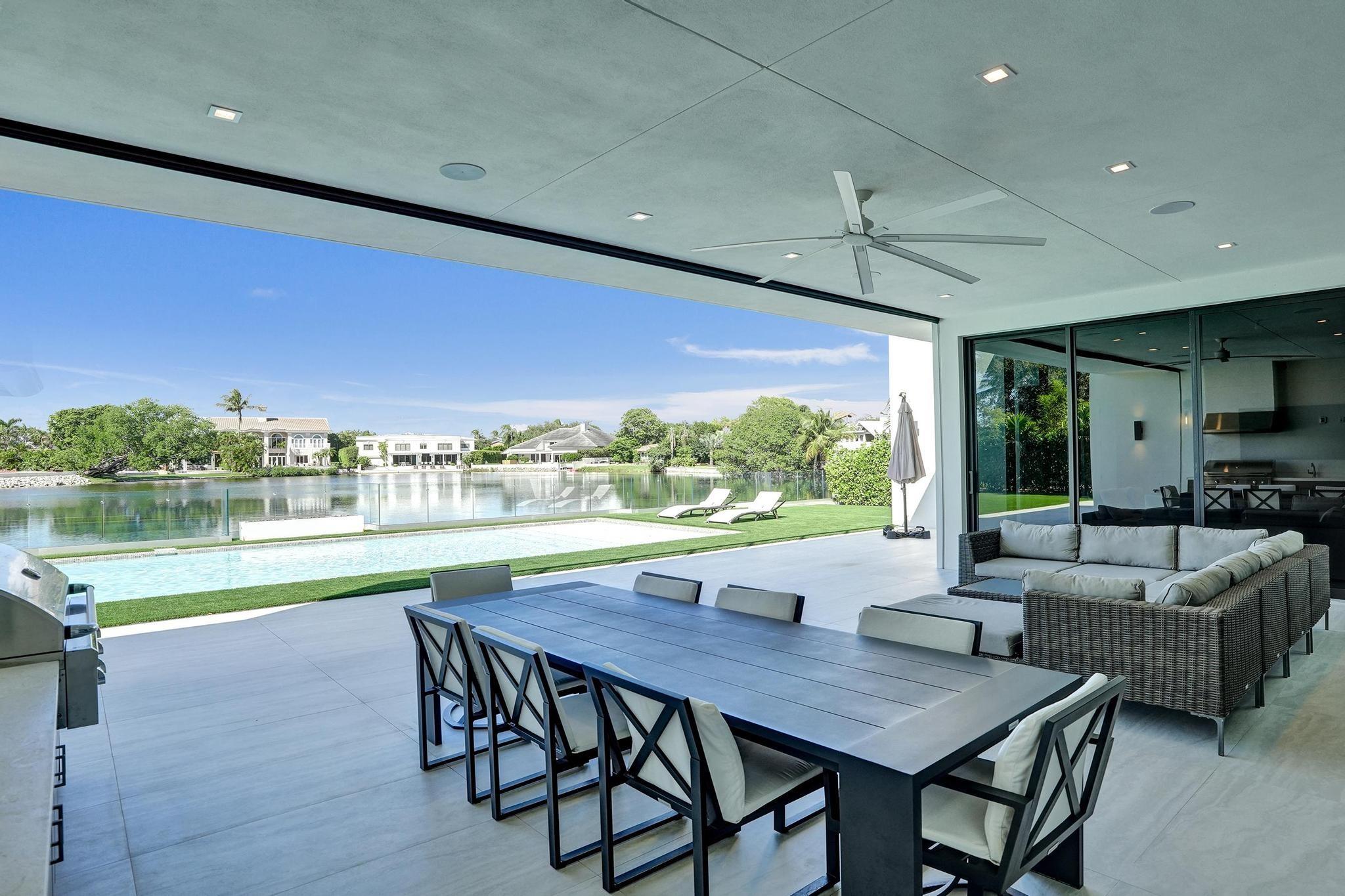 7 Seneca Rd Sea Ranch Lakes, FL 33308