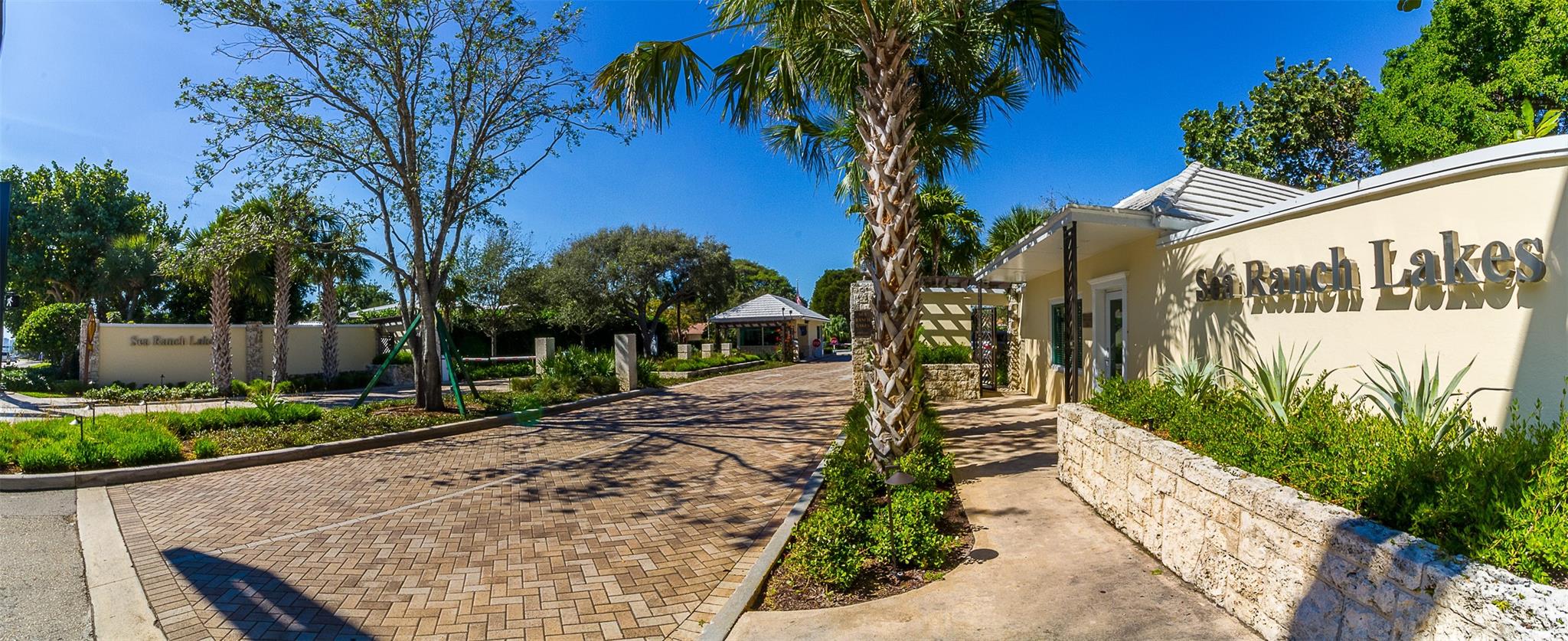 7 Seneca Rd Sea Ranch Lakes, FL 33308