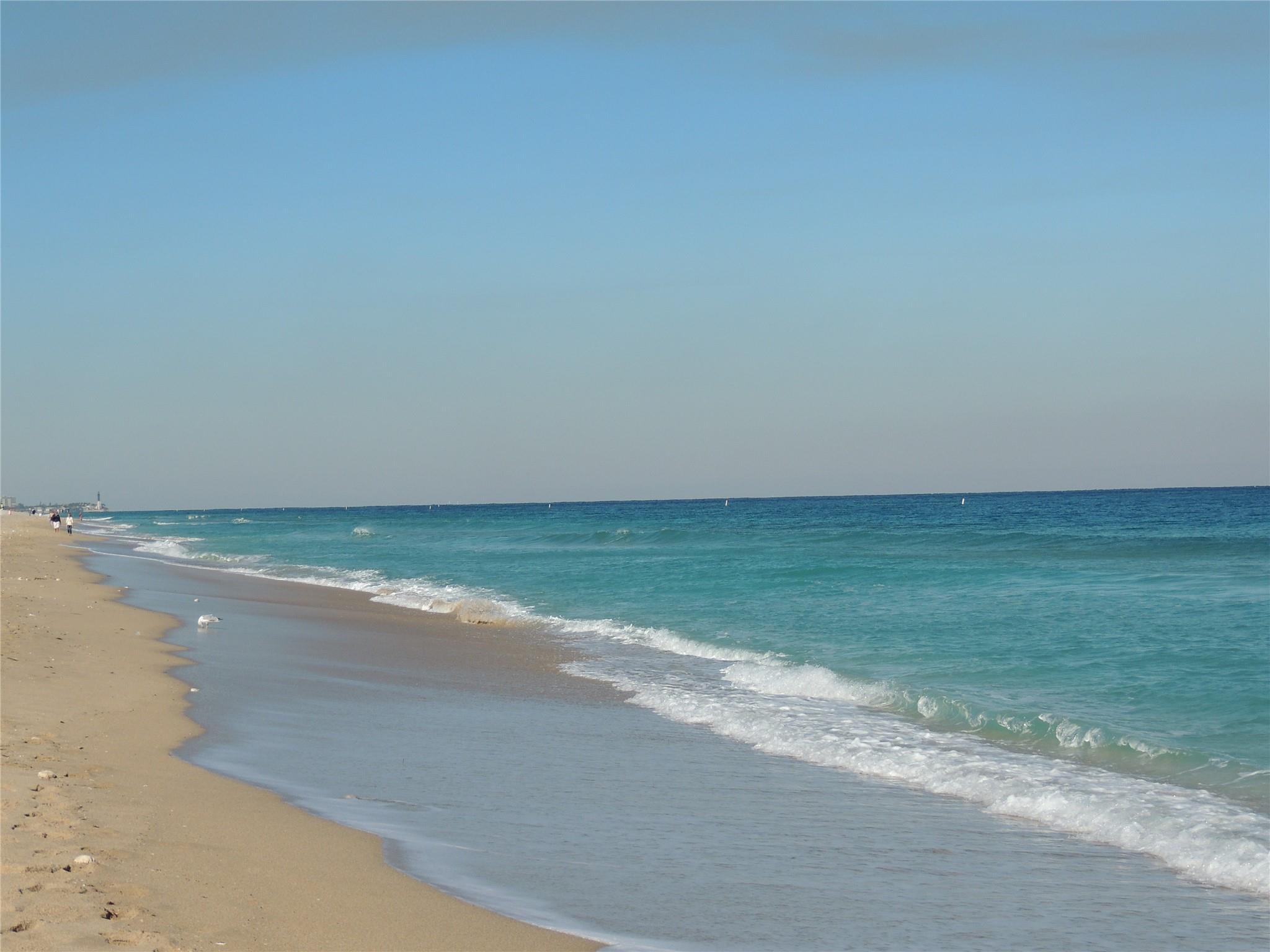 7 Seneca Rd Sea Ranch Lakes, FL 33308