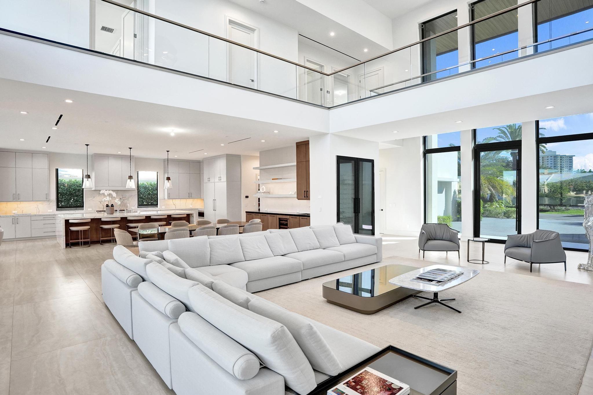 7 Seneca Rd Sea Ranch Lakes, FL 33308