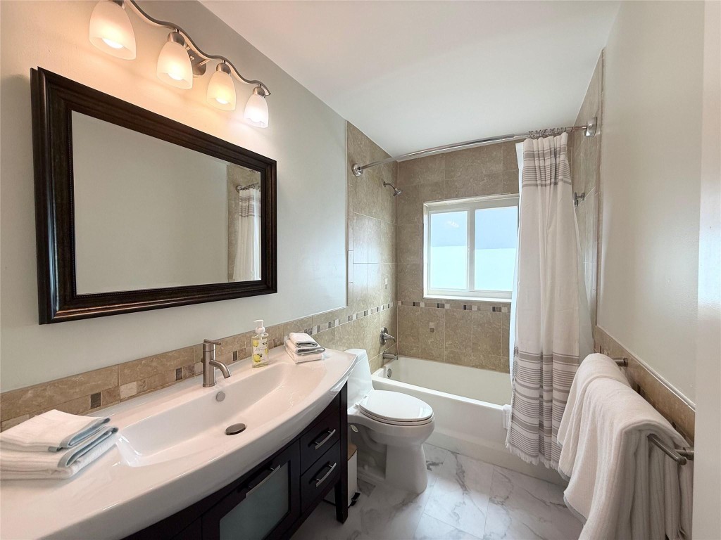 1820 Bel Air Pompano Beach, FL 33062