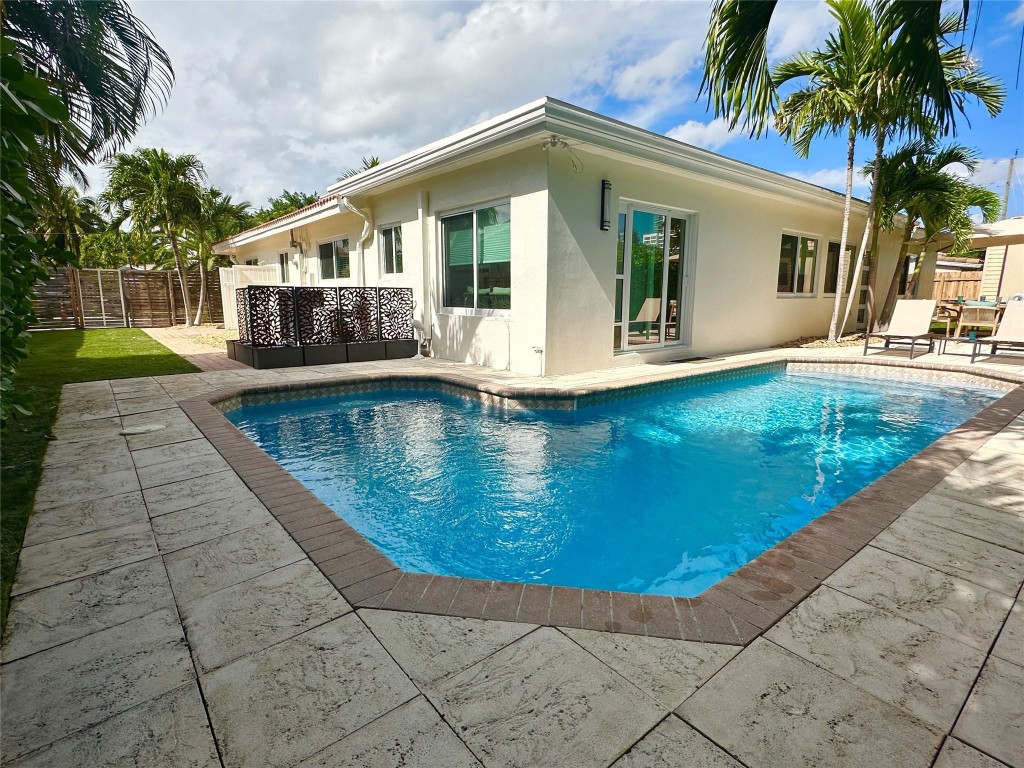 1820 Bel Air Pompano Beach, FL 33062