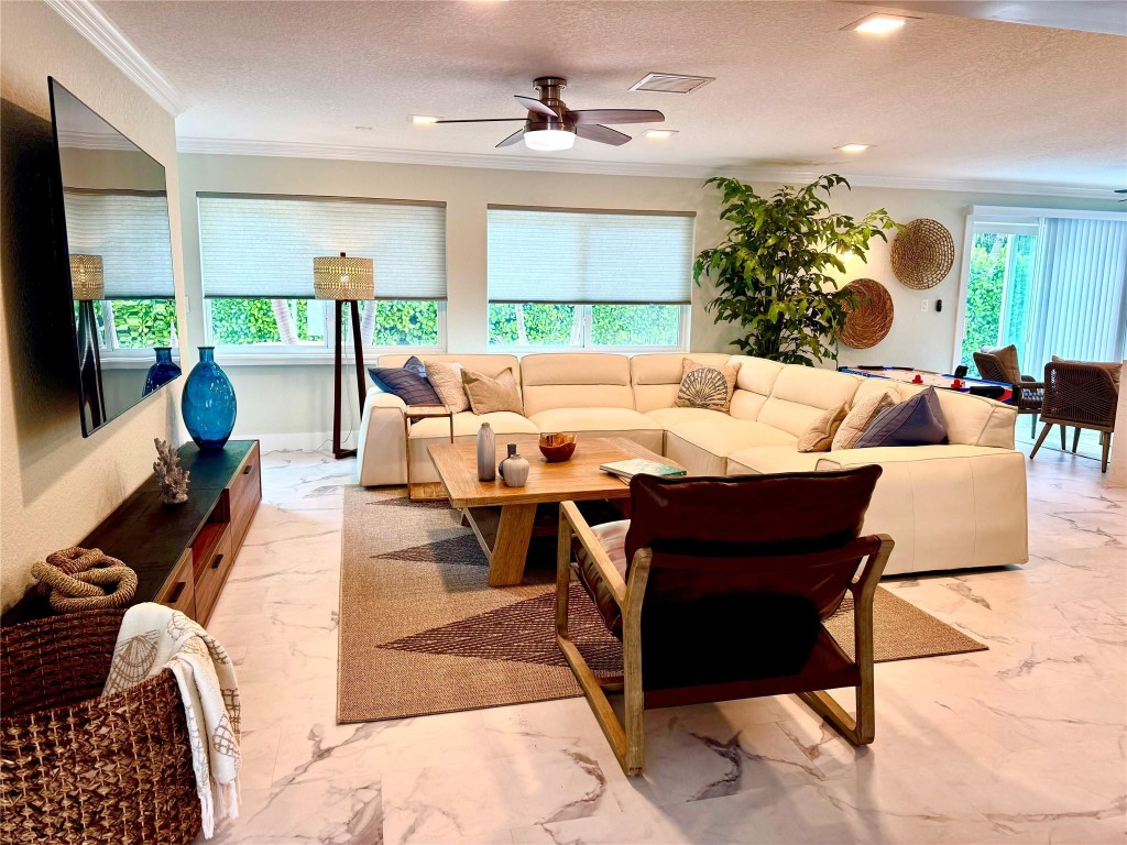 1820 Bel Air Pompano Beach, FL 33062