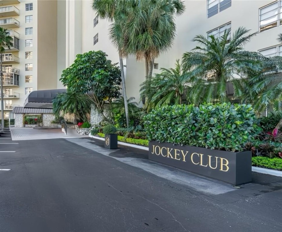 11111 Biscayne #1901 Miami, FL 33181