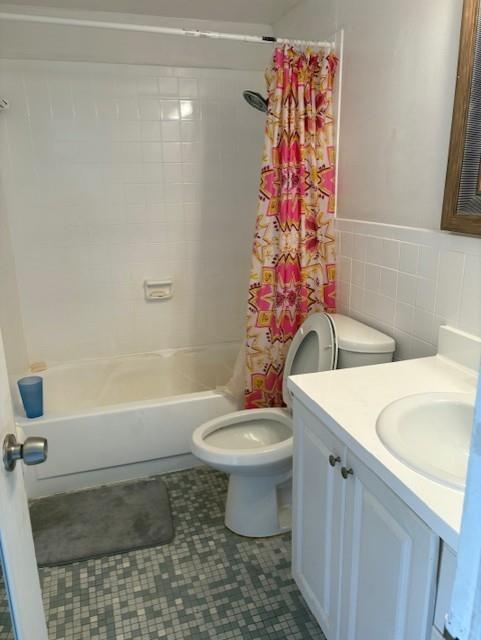 365 NE 125th St #302 North Miami, FL 33161