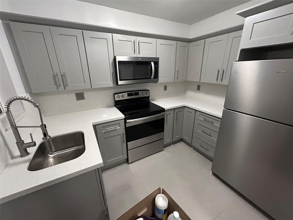 501 SW 67th Miami, FL 33144