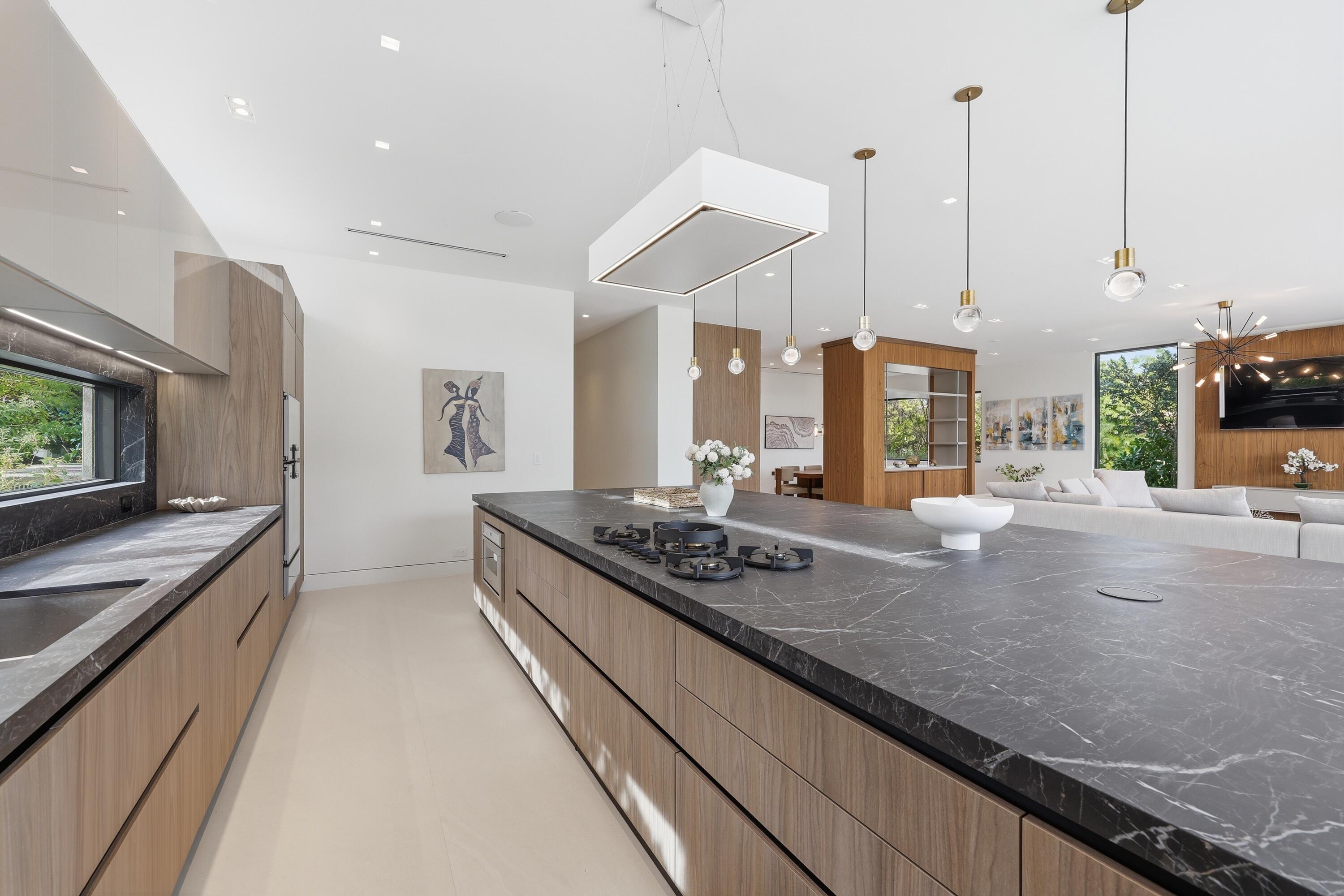 930 S Shore Miami Beach, FL 33141