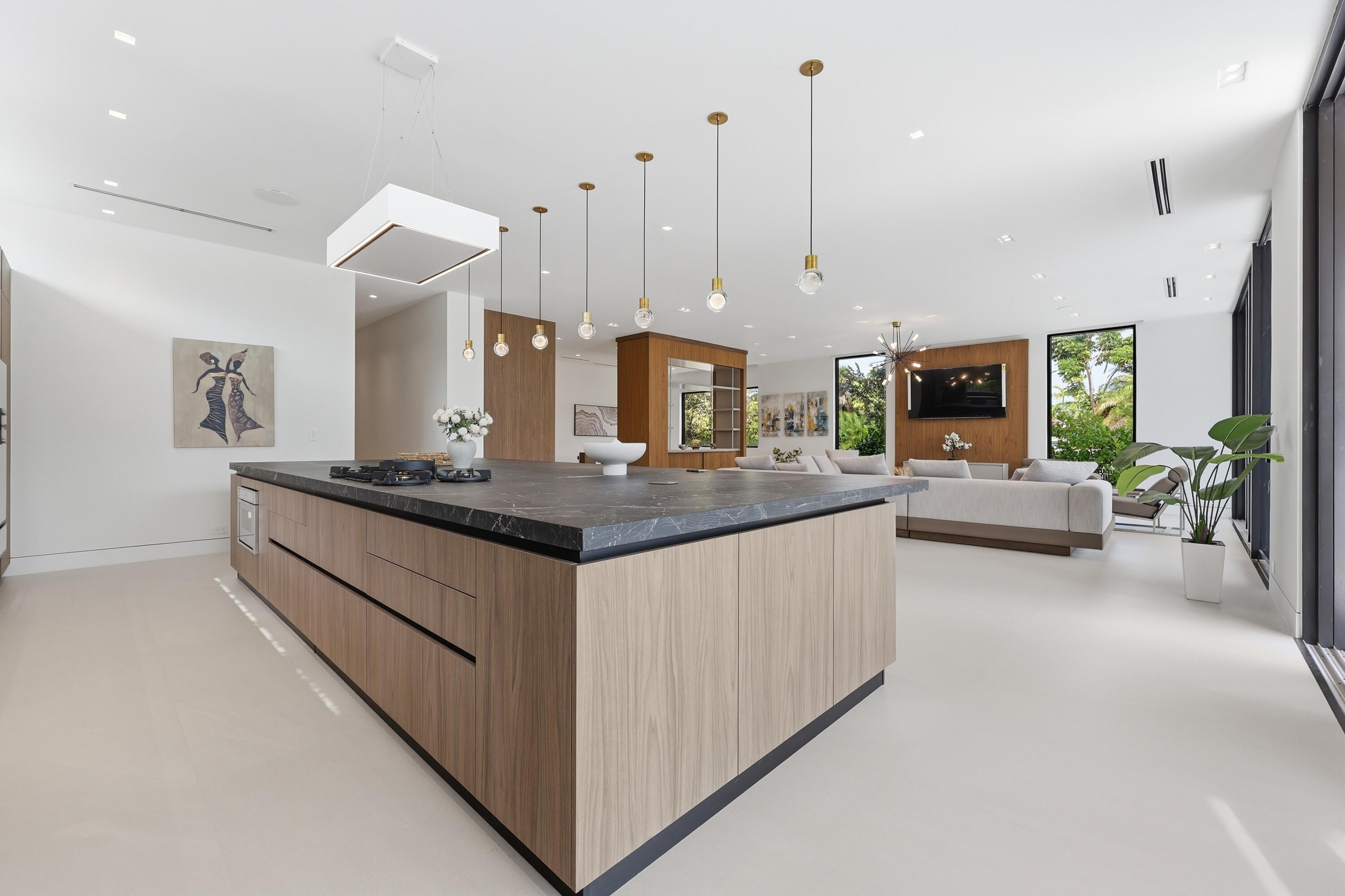 930 S Shore Miami Beach, FL 33141