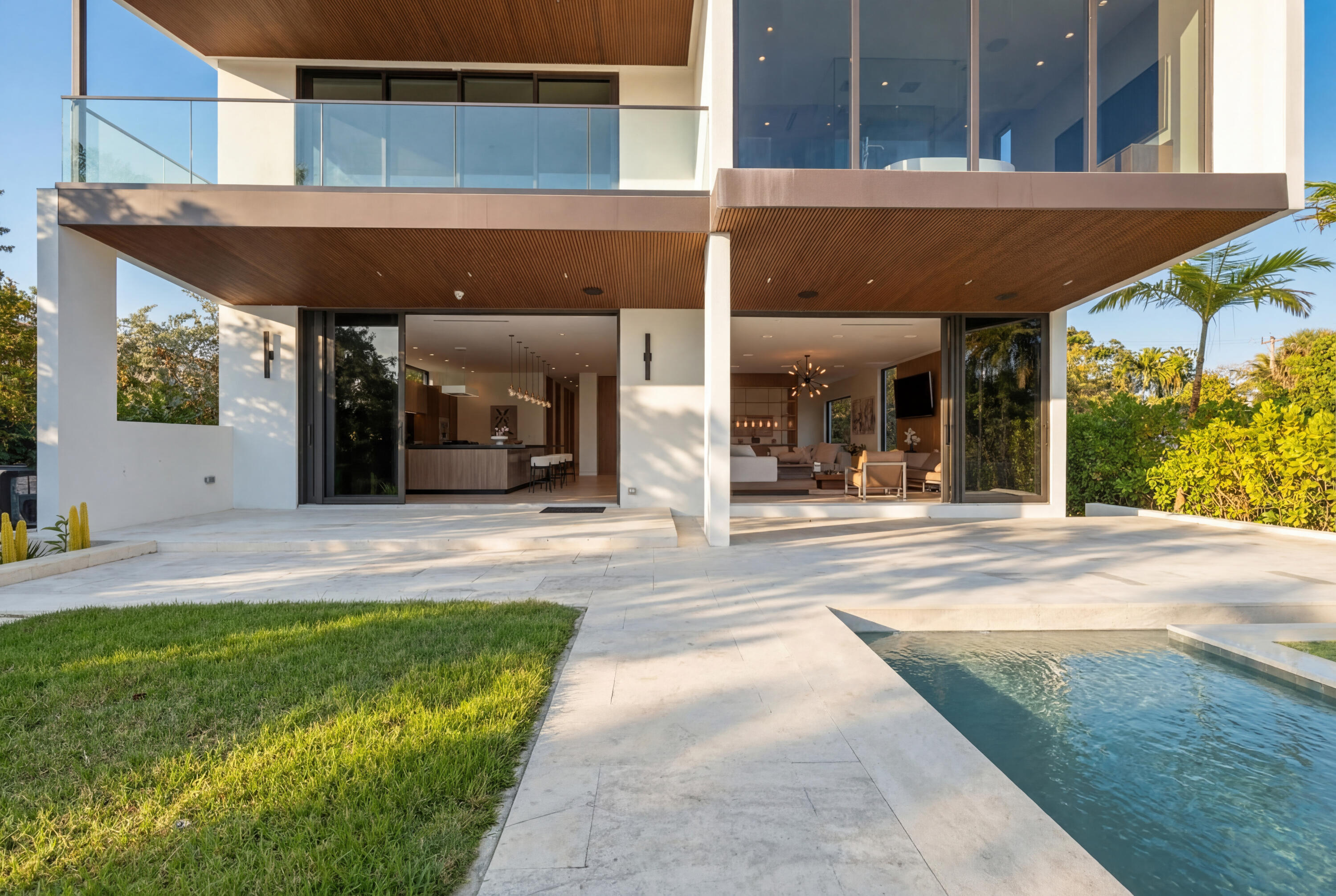 930 S Shore Miami Beach, FL 33141