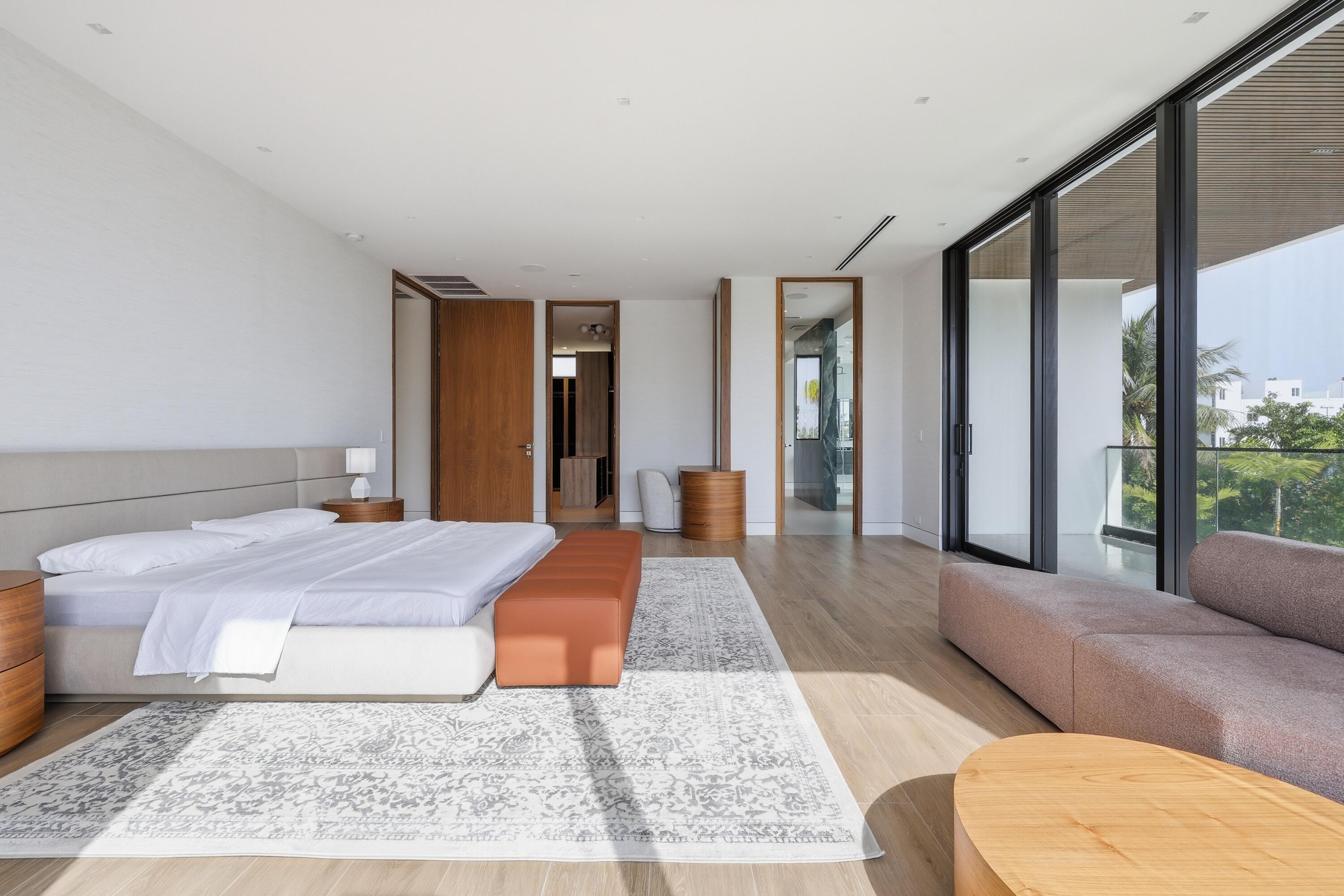 930 S Shore Miami Beach, FL 33141