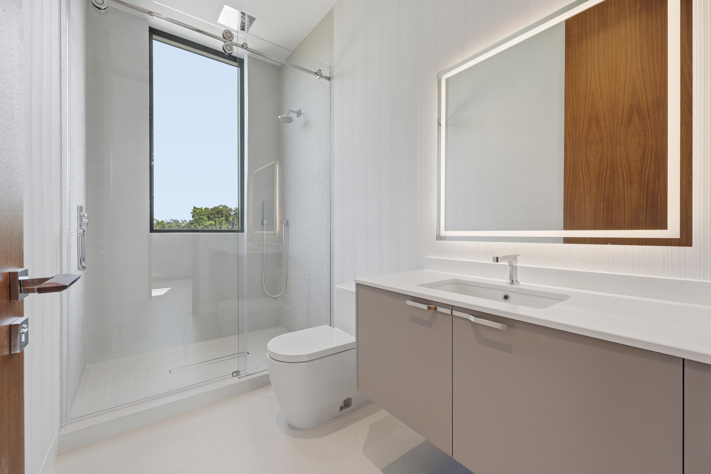 930 S Shore Miami Beach, FL 33141