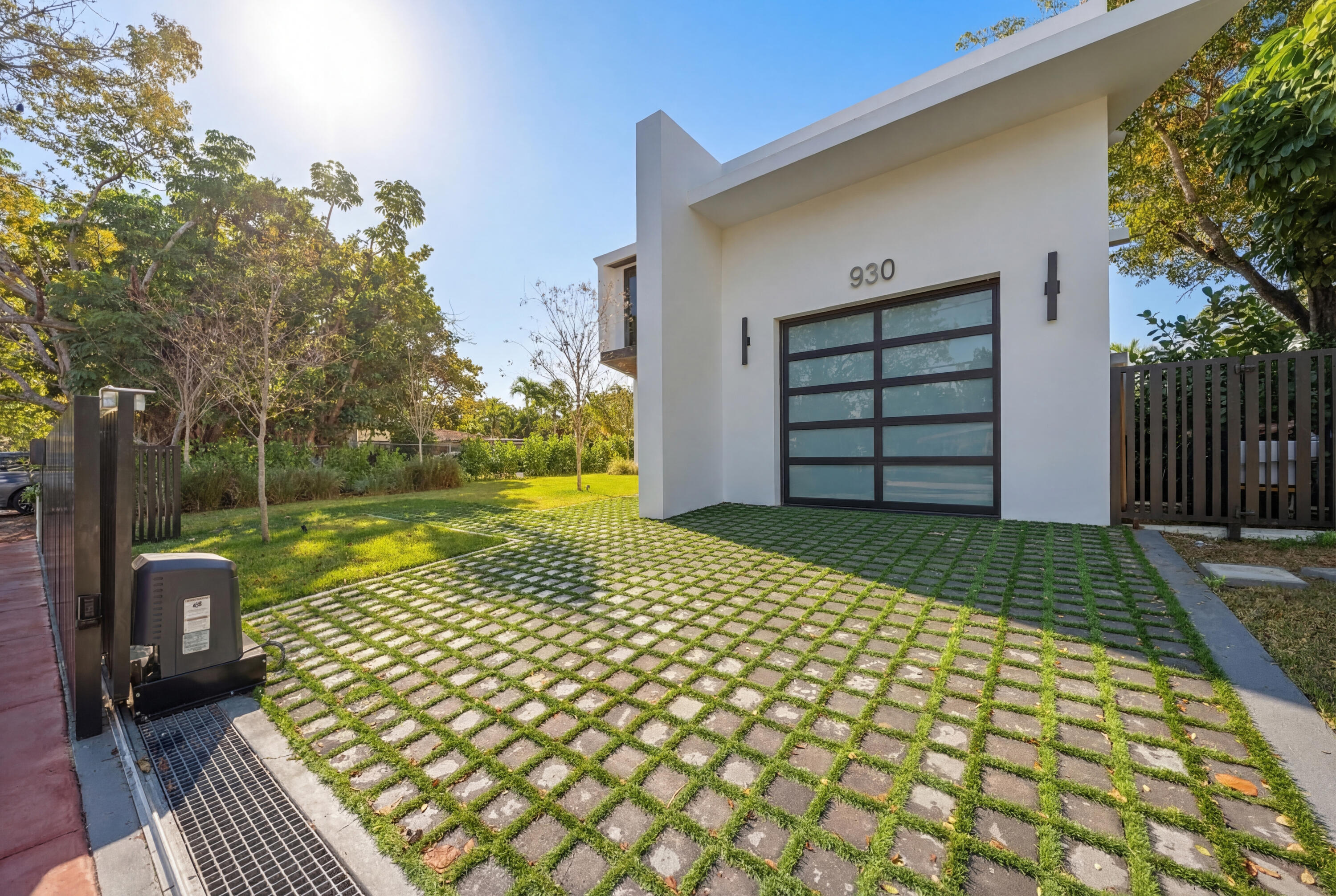 930 S Shore Miami Beach, FL 33141