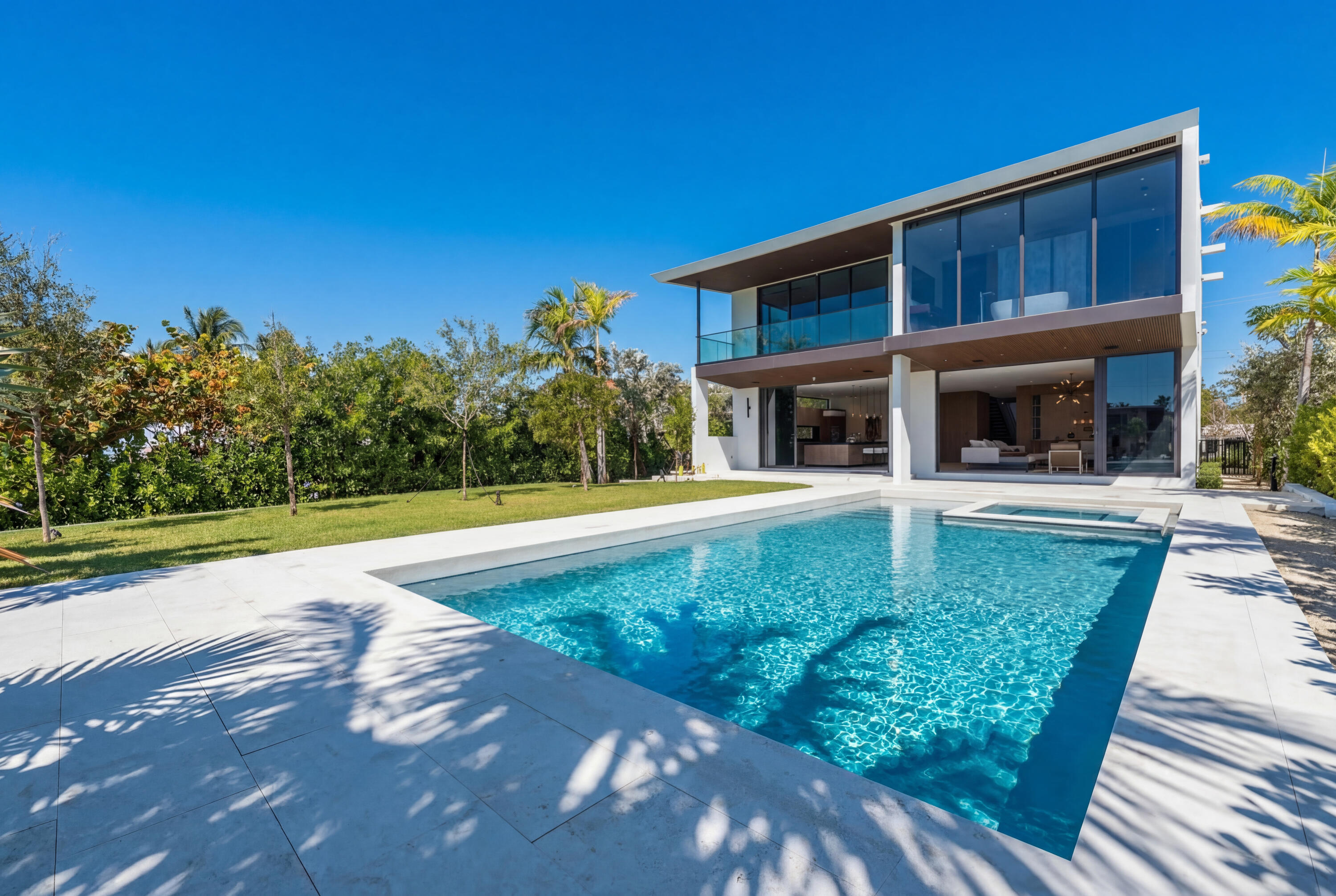 930 S Shore Miami Beach, FL 33141