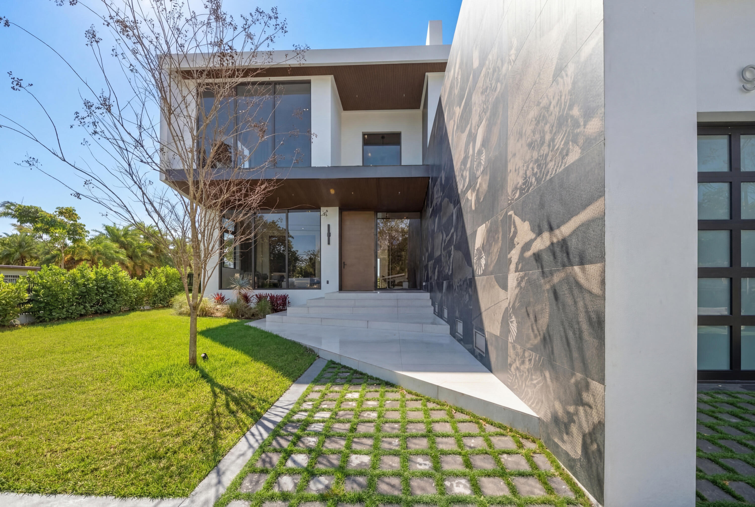 930 S Shore Miami Beach, FL 33141