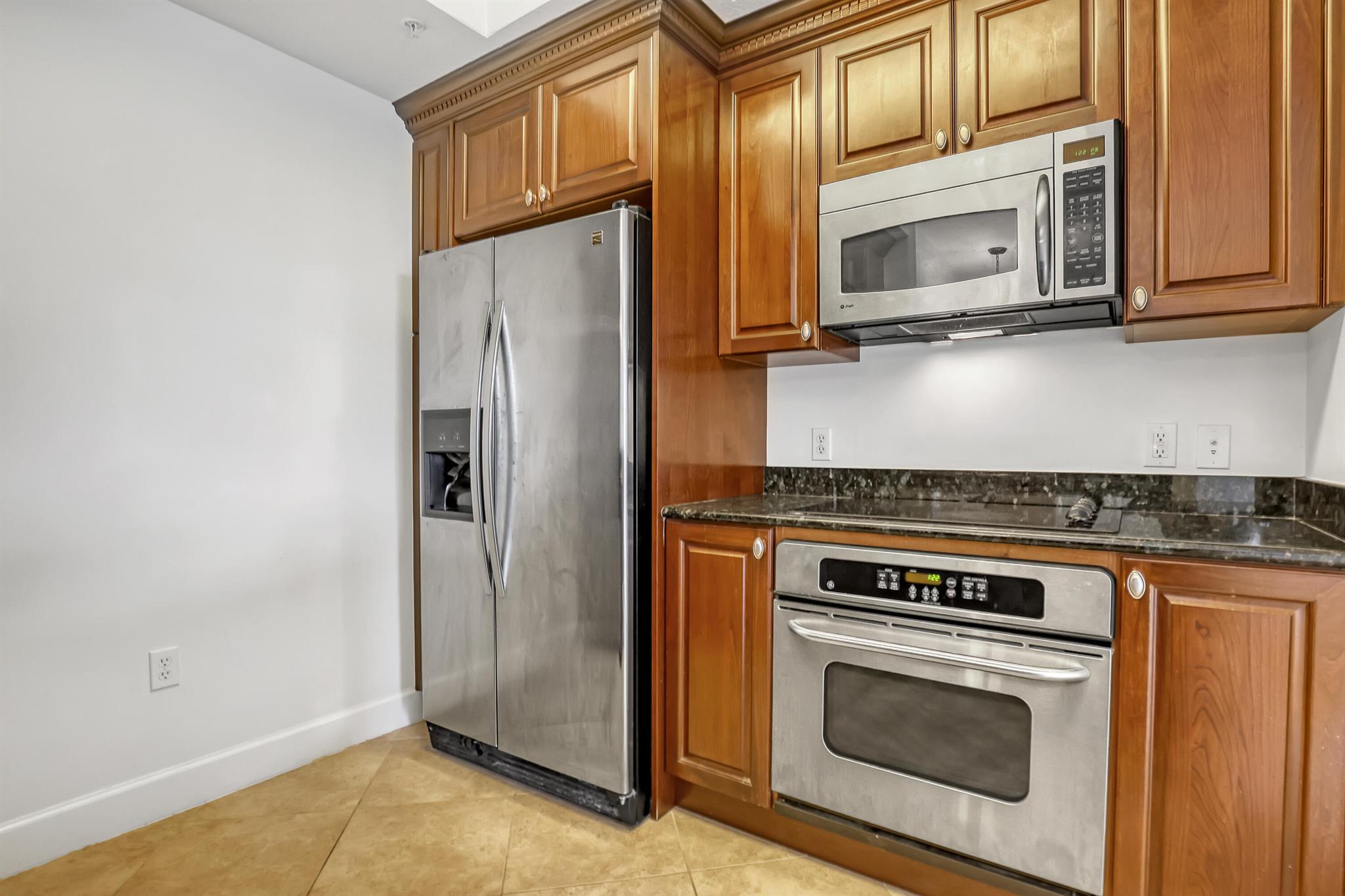 1408 Renaissance Way #408
