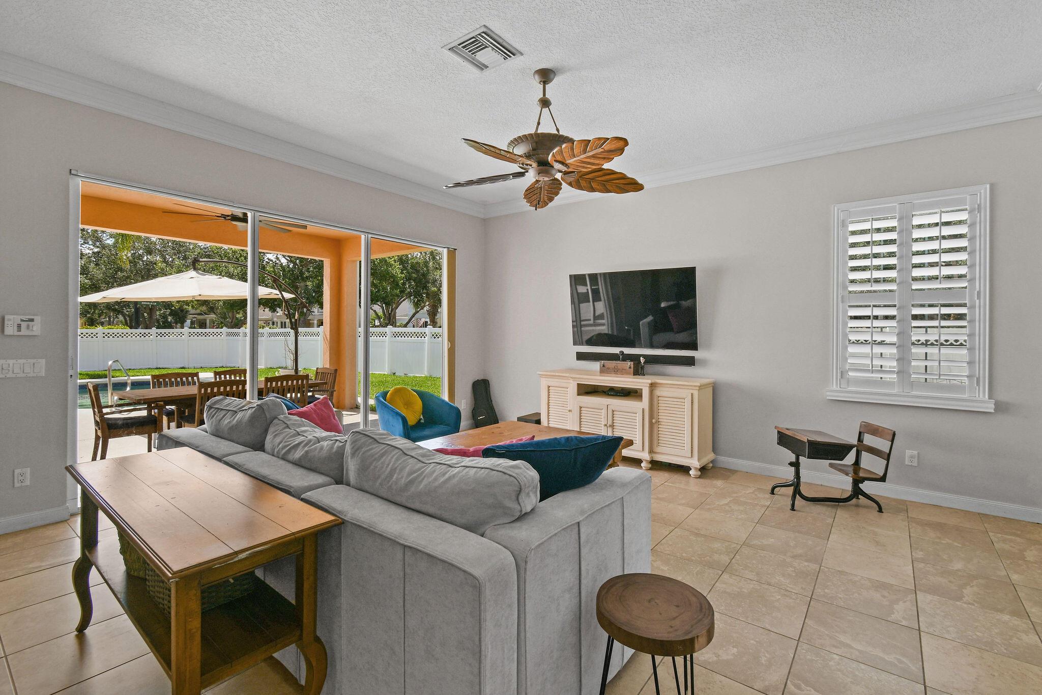 2584 E Community Dr Jupiter, FL 33458