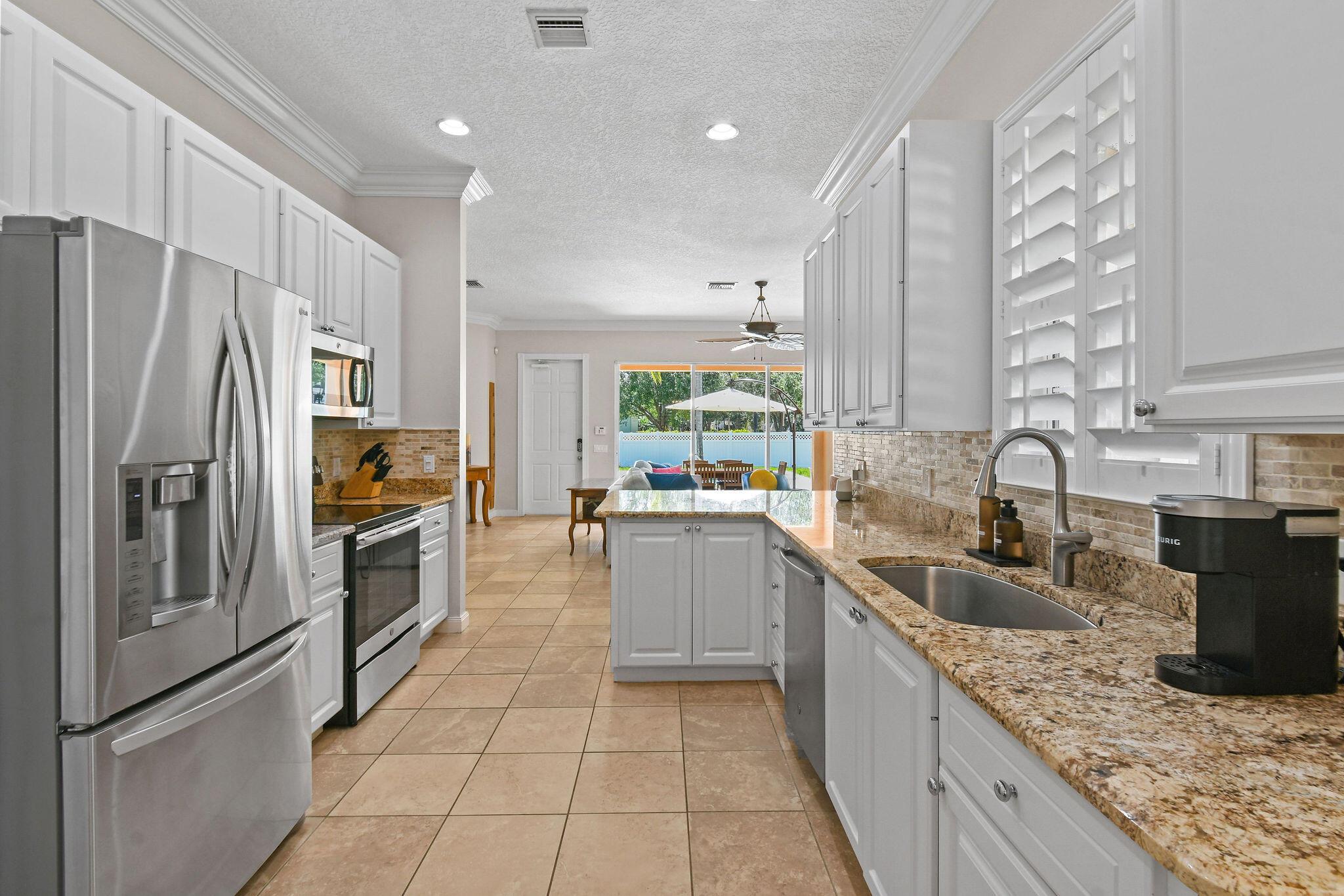 2584 E Community Dr Jupiter, FL 33458