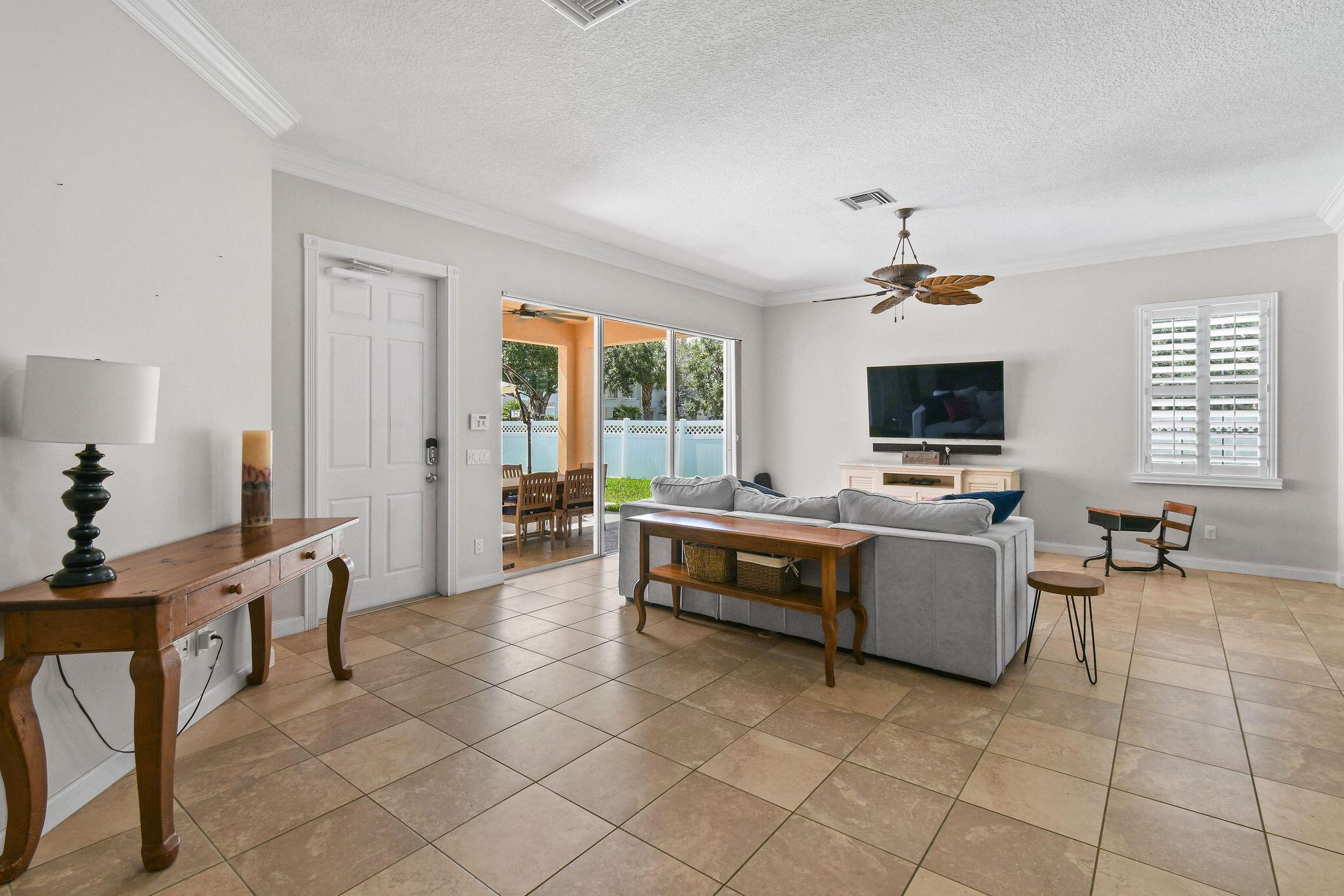 2584 E Community Dr Jupiter, FL 33458