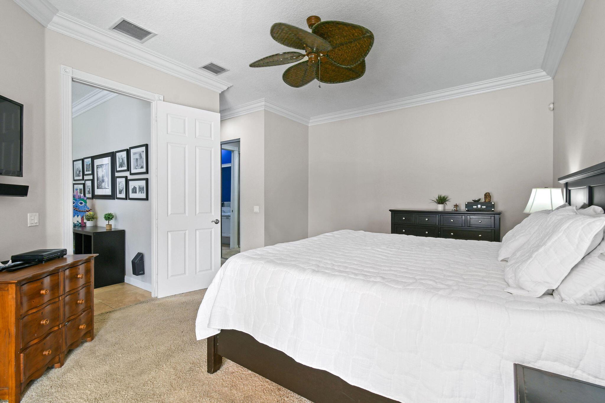 2584 E Community Dr Jupiter, FL 33458