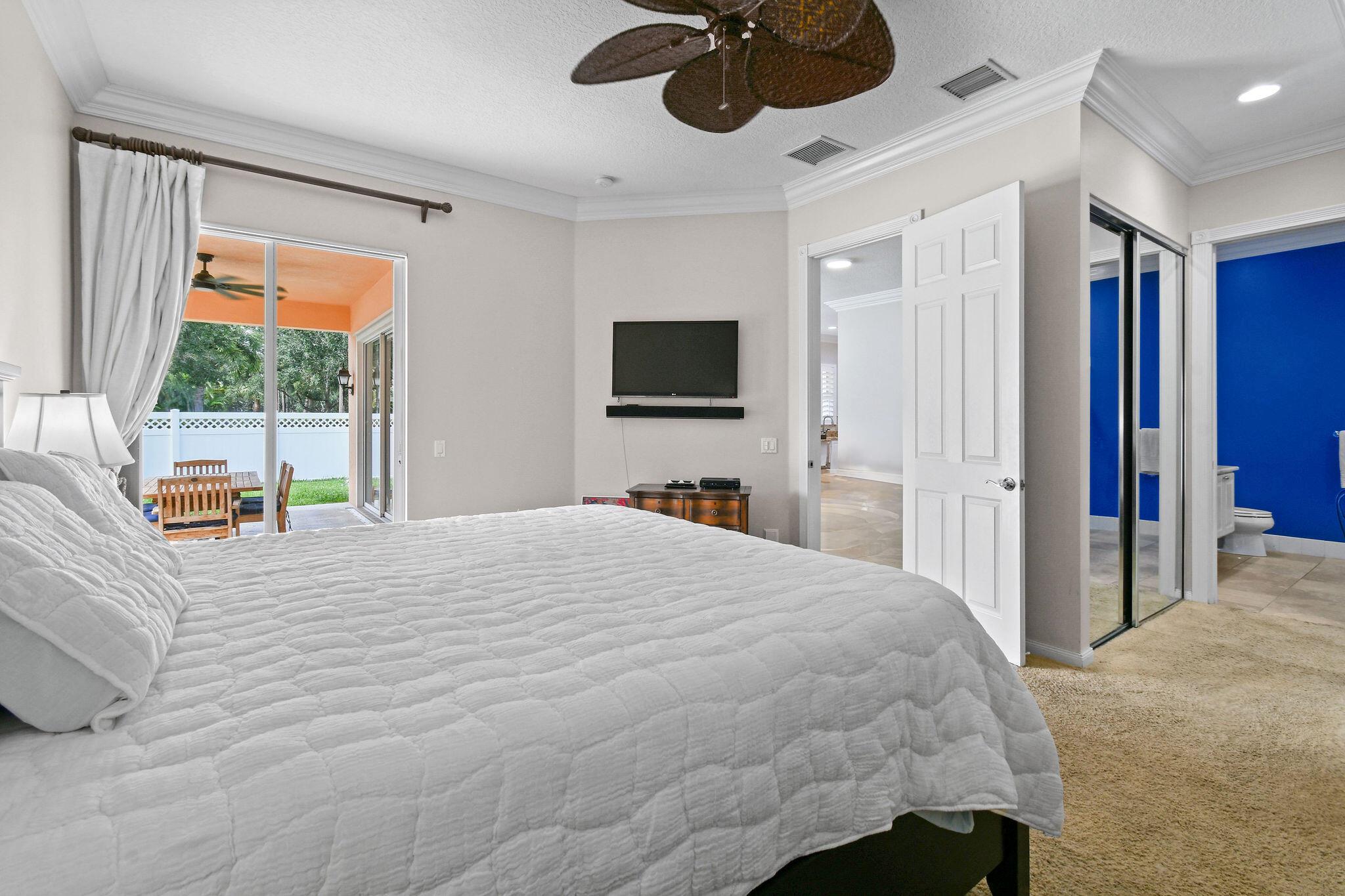 2584 E Community Dr Jupiter, FL 33458