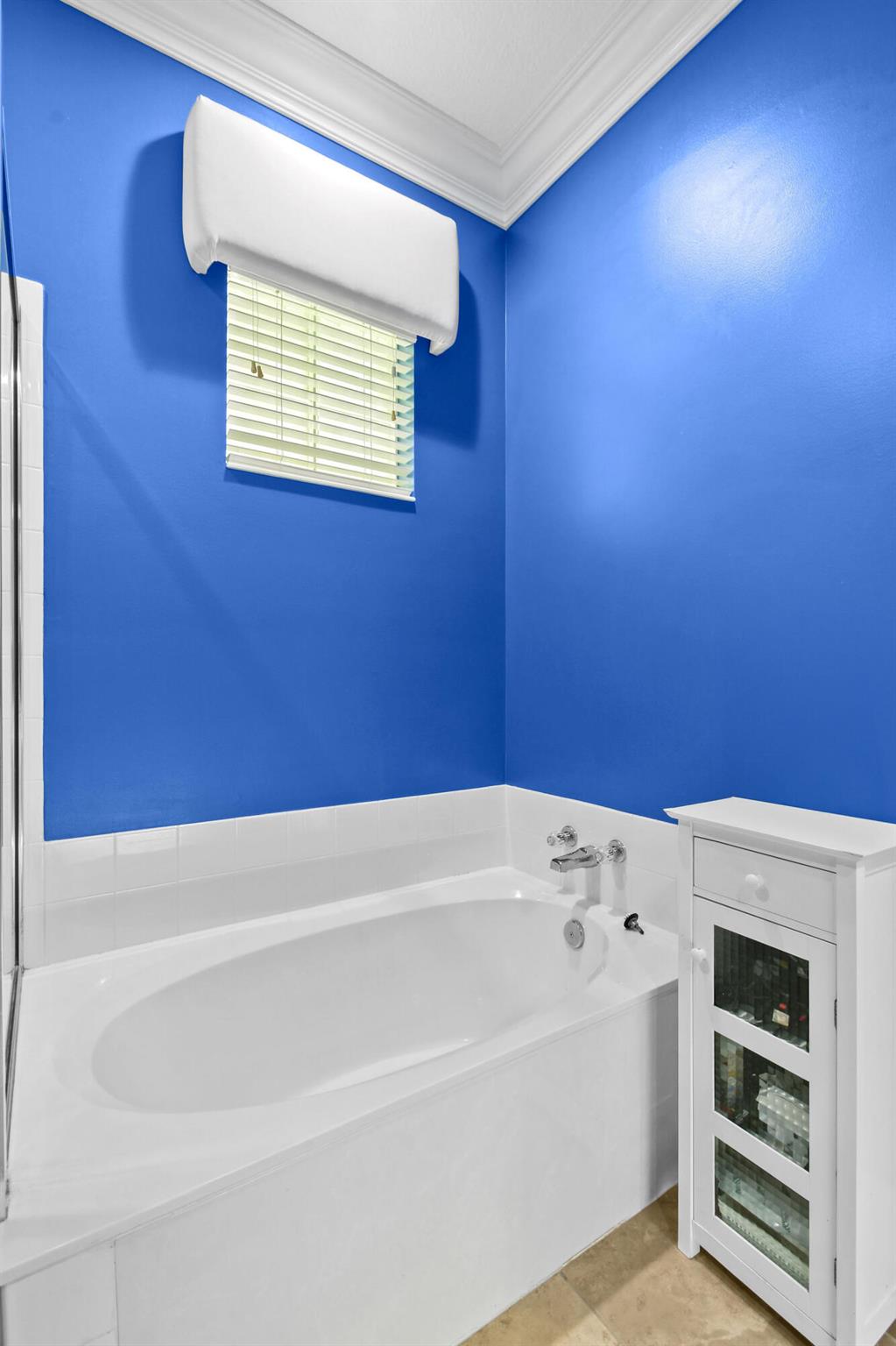 2584 E Community Dr Jupiter, FL 33458